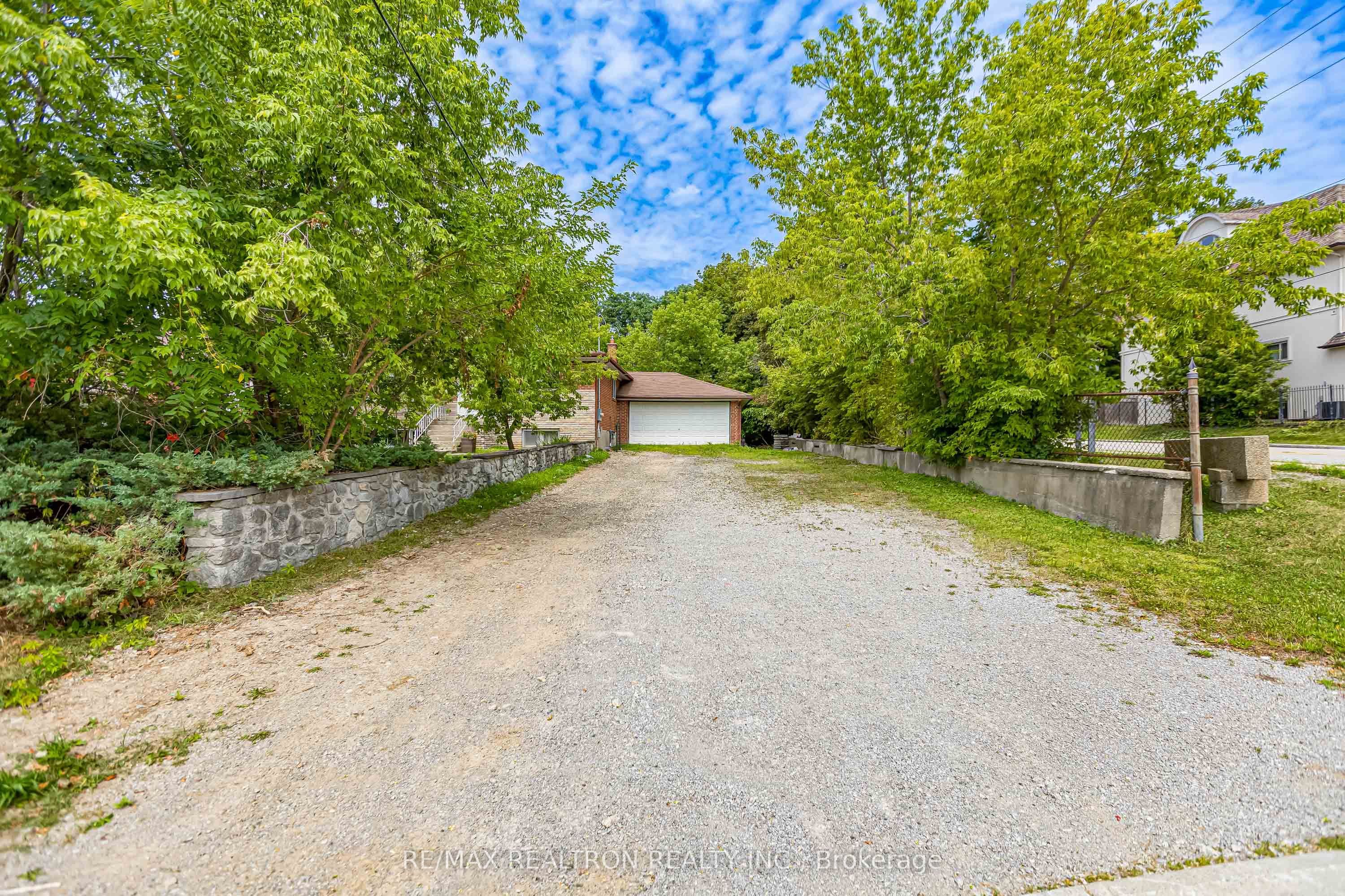 108 Garden Avenue, Richmond Hill, ON L4C 6M1