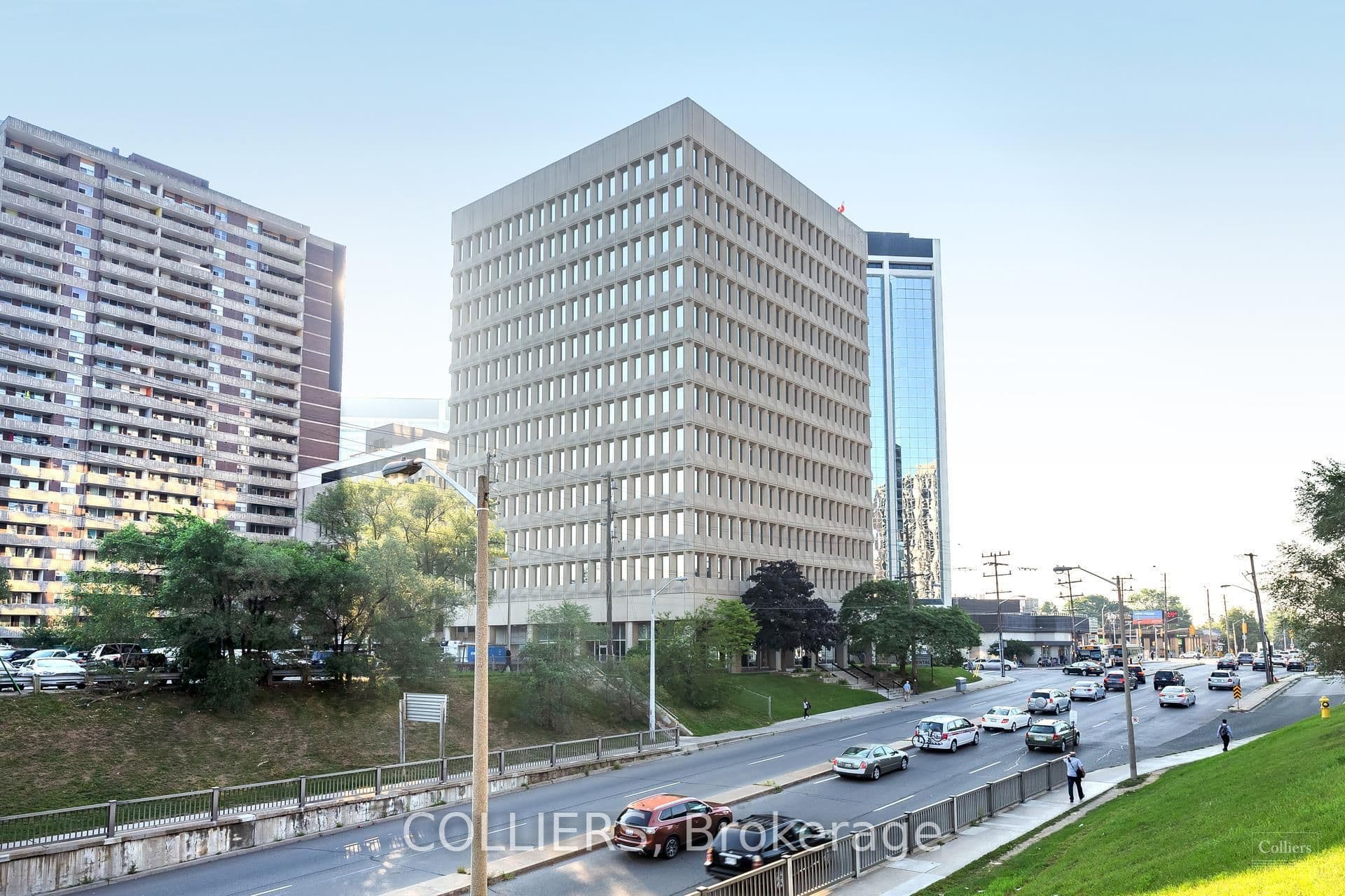 1243 Islington Avenue 800, Toronto, ON M8X 1Y9