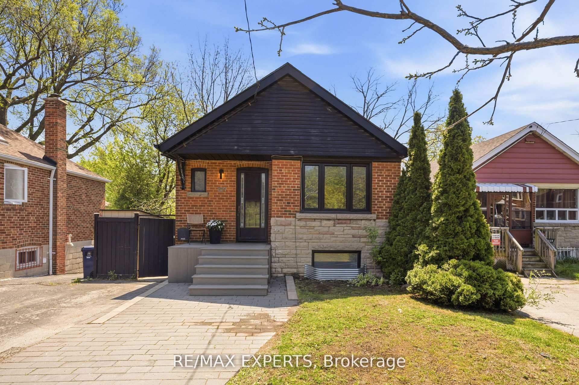 221 Clonmore Drive, Toronto, ON M1N 1Y4