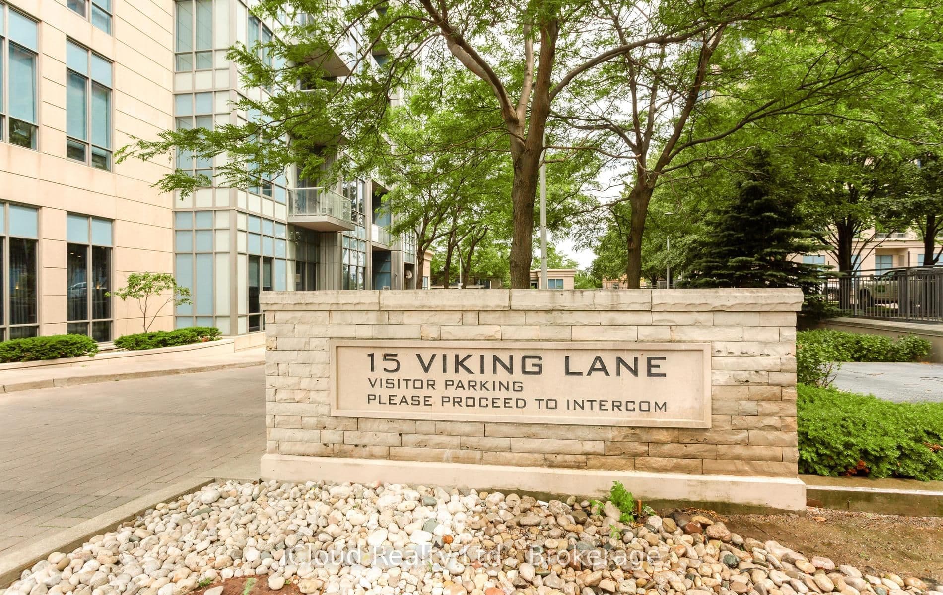 15 Viking Lane 2502, Toronto, ON M9B 0A4