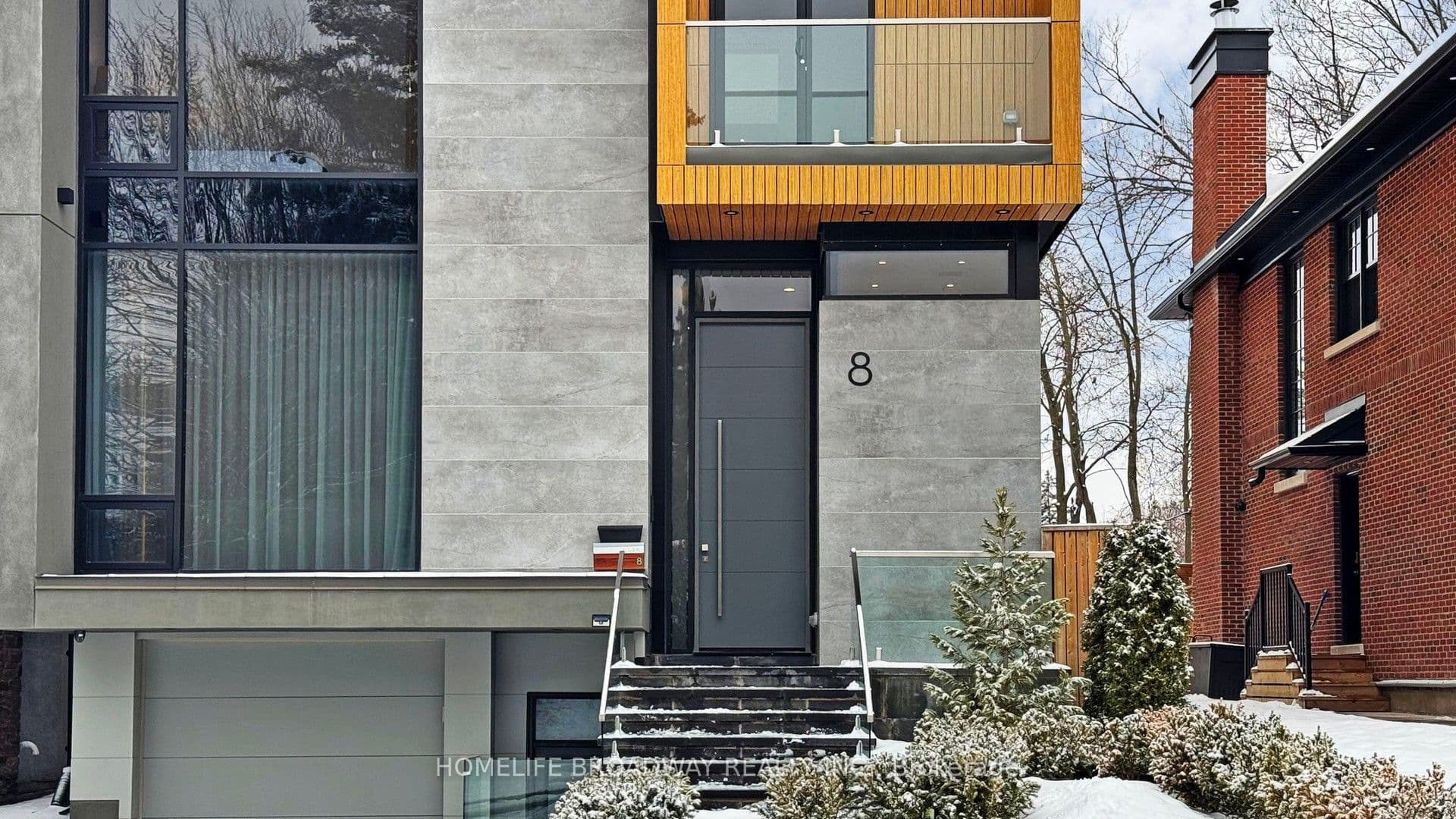 8 Tarlton Road, Toronto, ON M5P 2M4