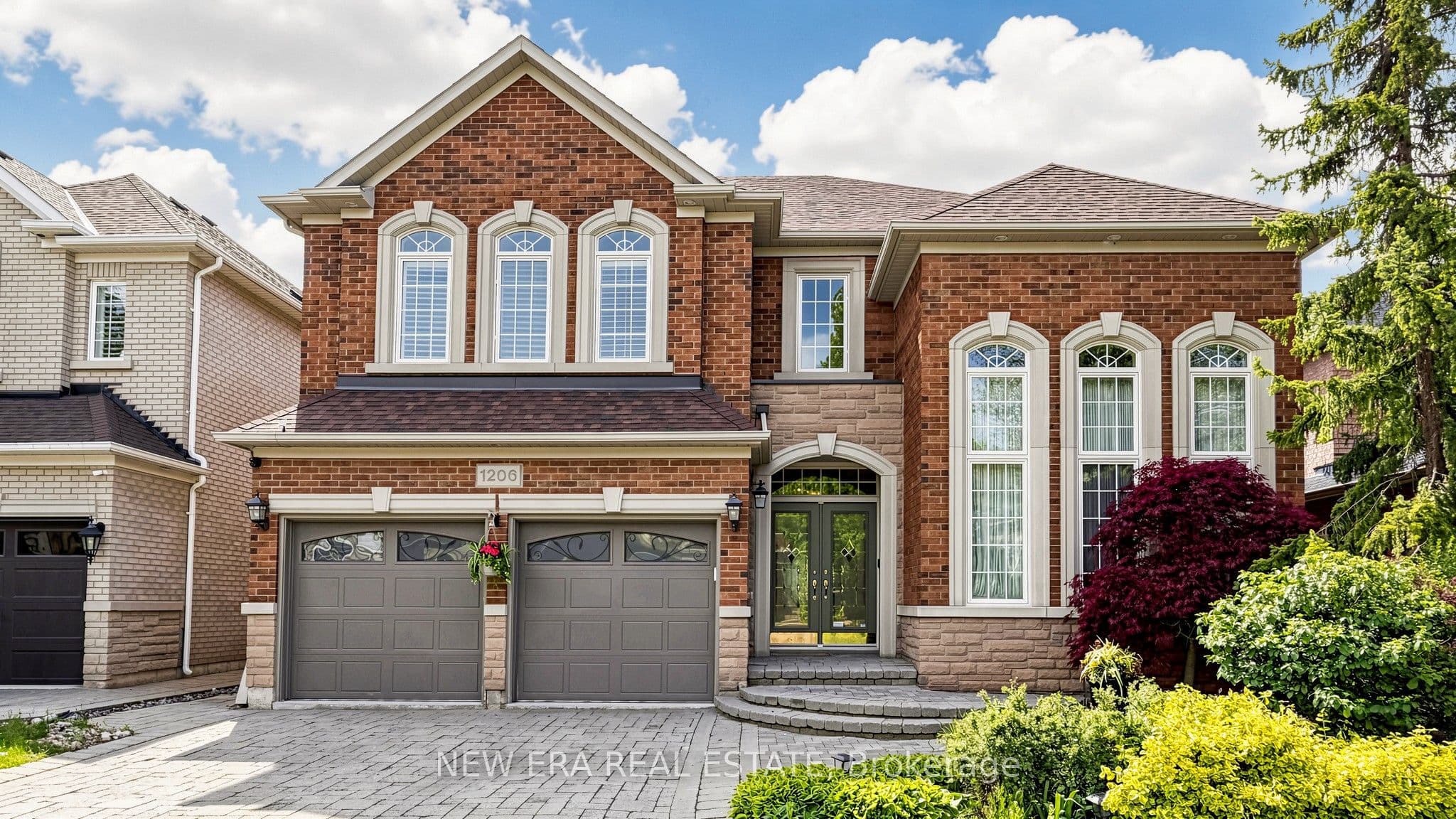 1206 Lindenrock Drive, Oakville, ON L6H 6T4