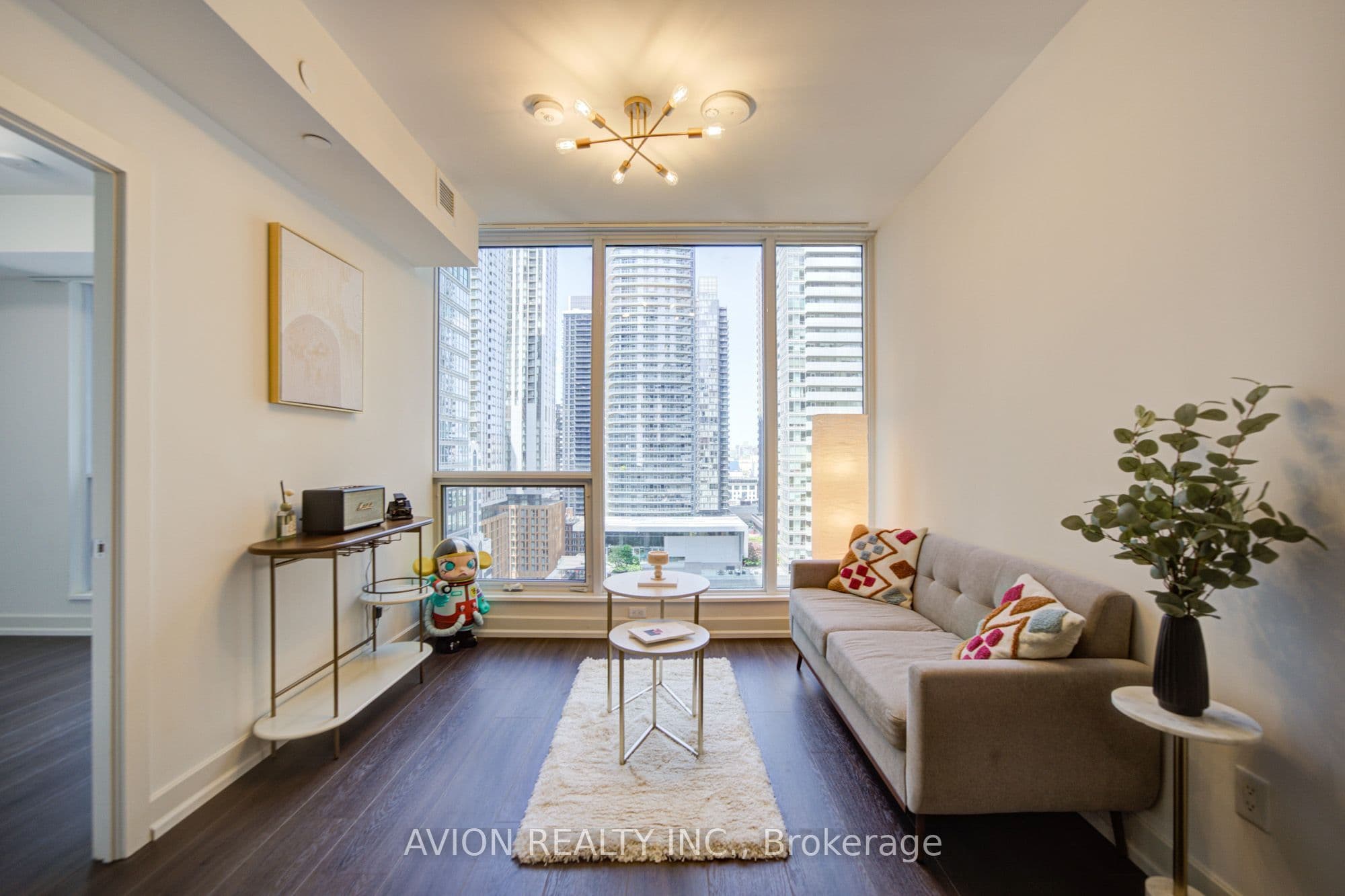 15 Mercer Street 1605, Toronto, ON M5V 1H2