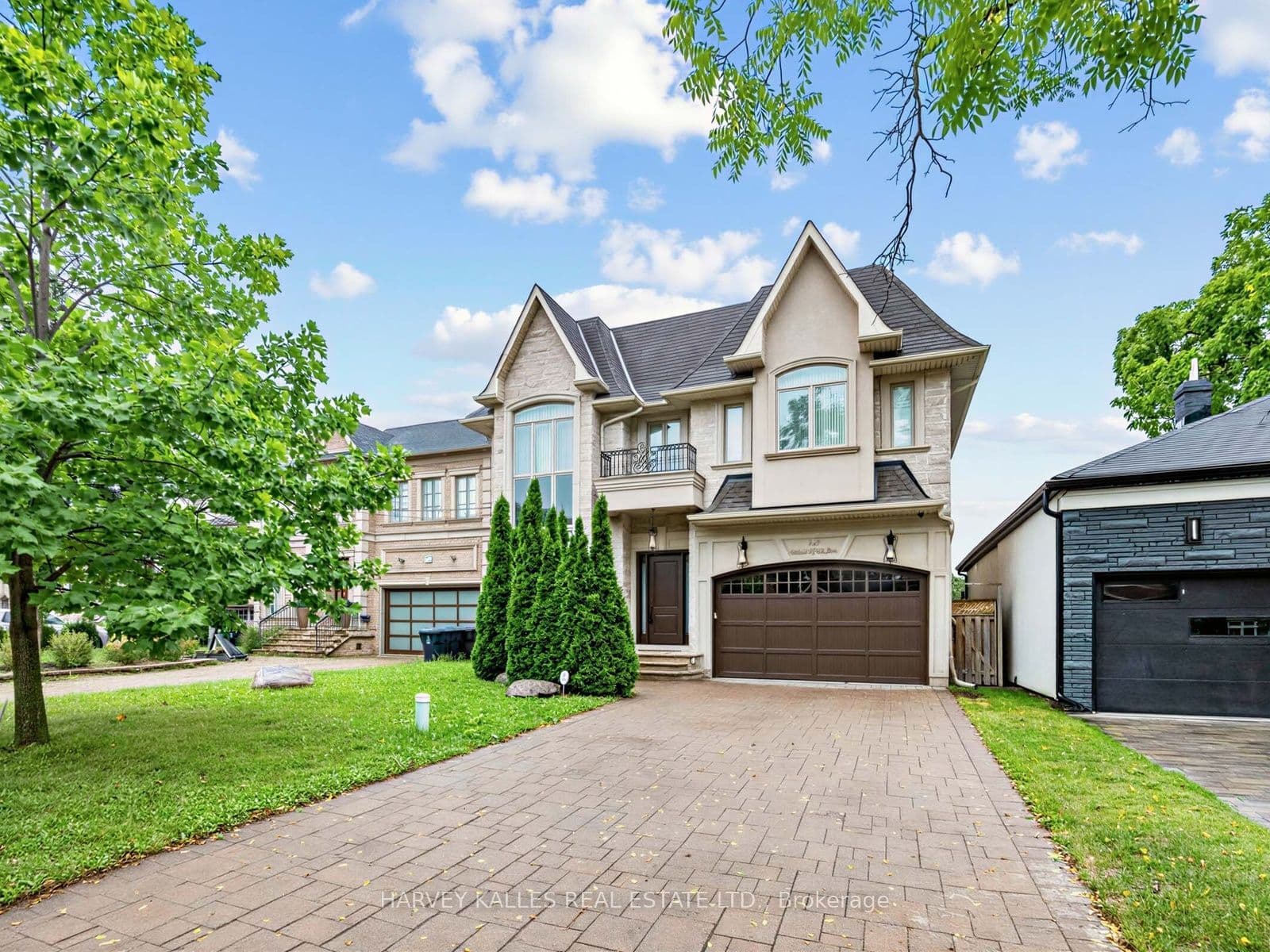 125 Bannockburn Avenue, Toronto, ON M5M 2N2