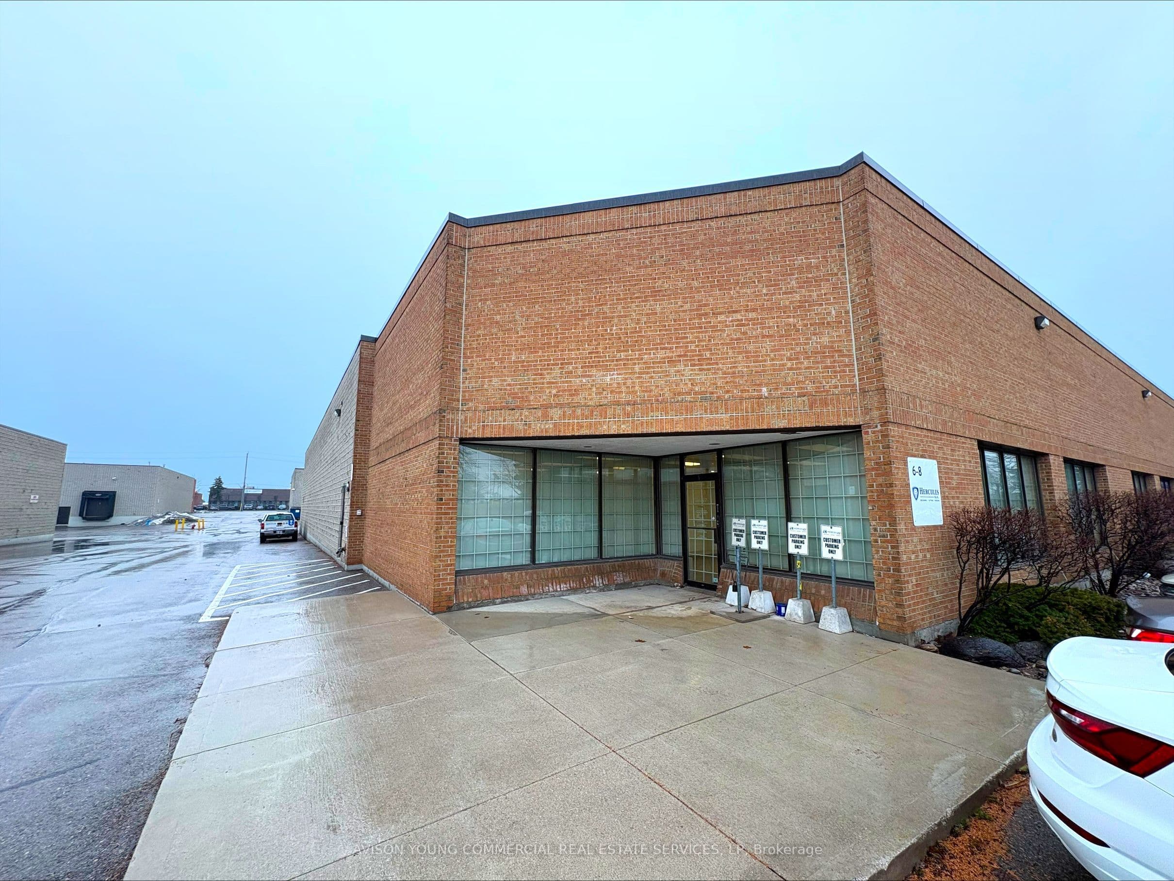 1750 Courtneypark Drive E 8, Mississauga, ON L5T 1W1