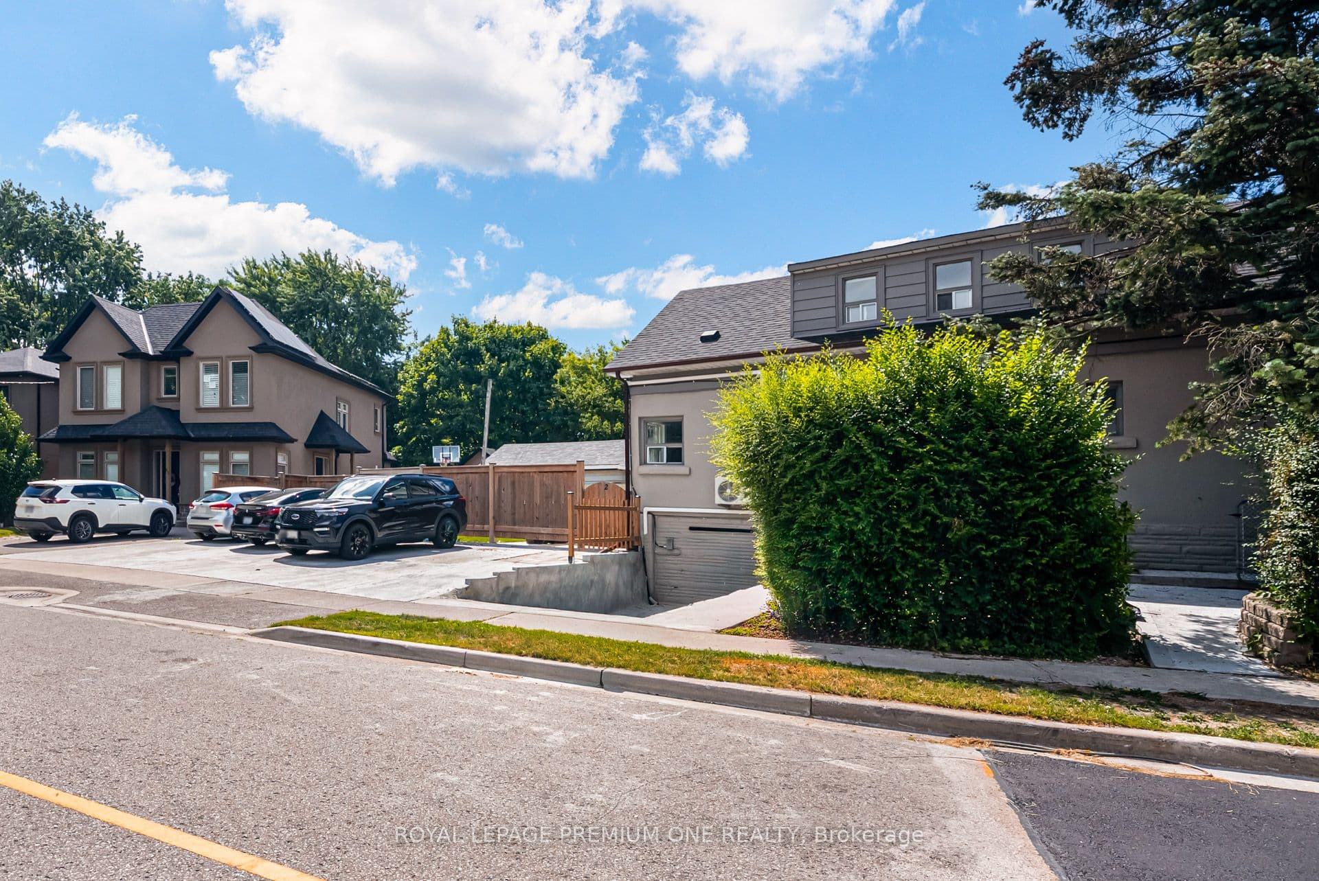 79 Twenty Fifth Street 2, Toronto, ON M8V 3P7