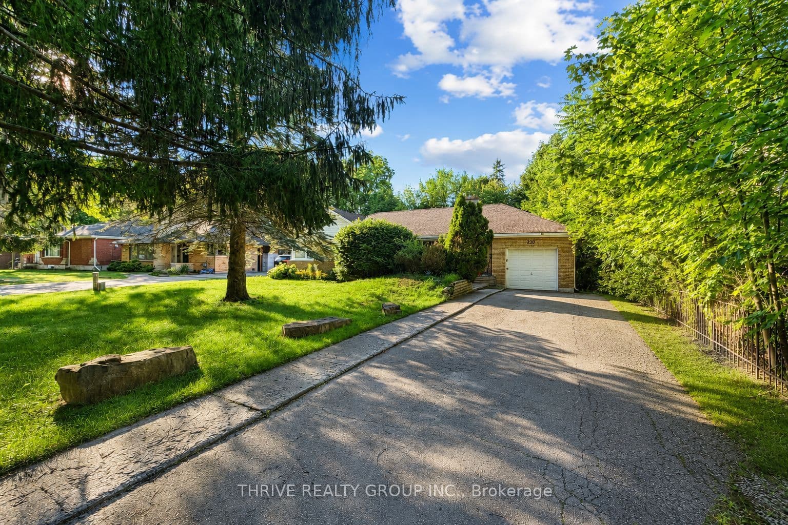 230 University Crescent Lower, London East, ON N6A 2L5