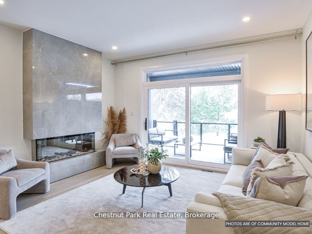 18 Pine Needle Way, Huntsville, ON P1H 1M3