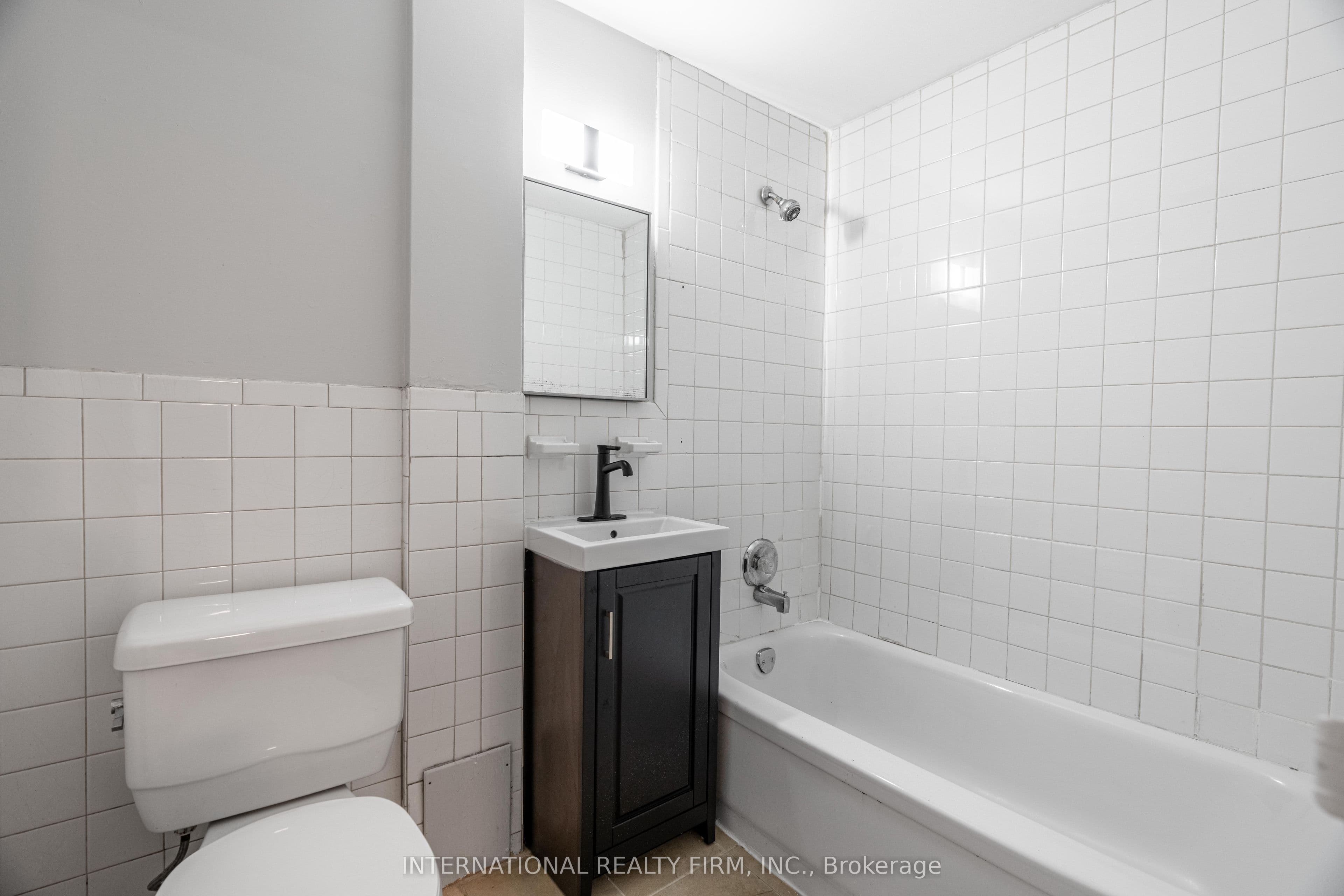 24 Brookside Street 2, London South, ON N5Z 3J3