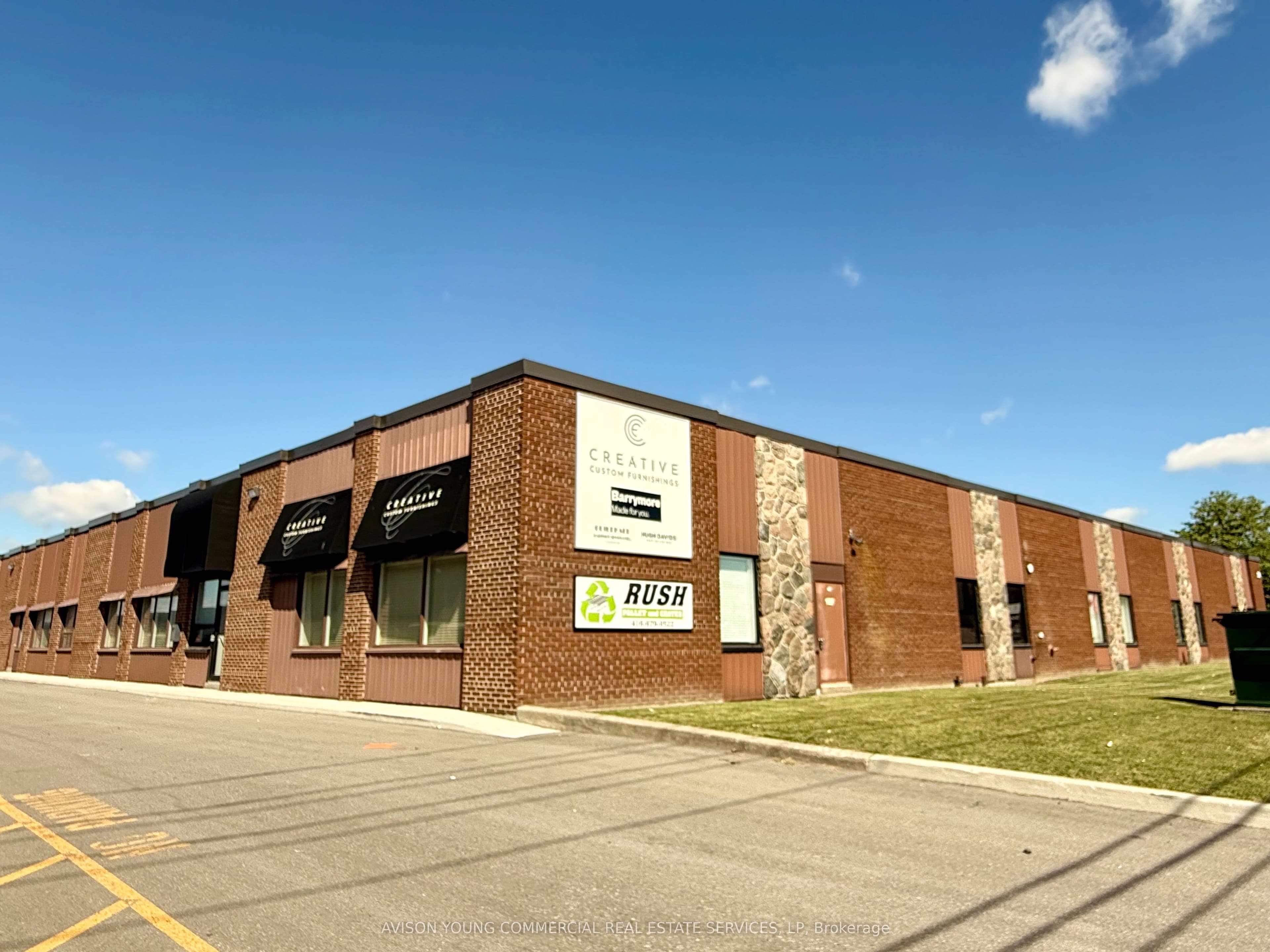 350 Oakdale Road 1, Toronto, ON M3N 1W5