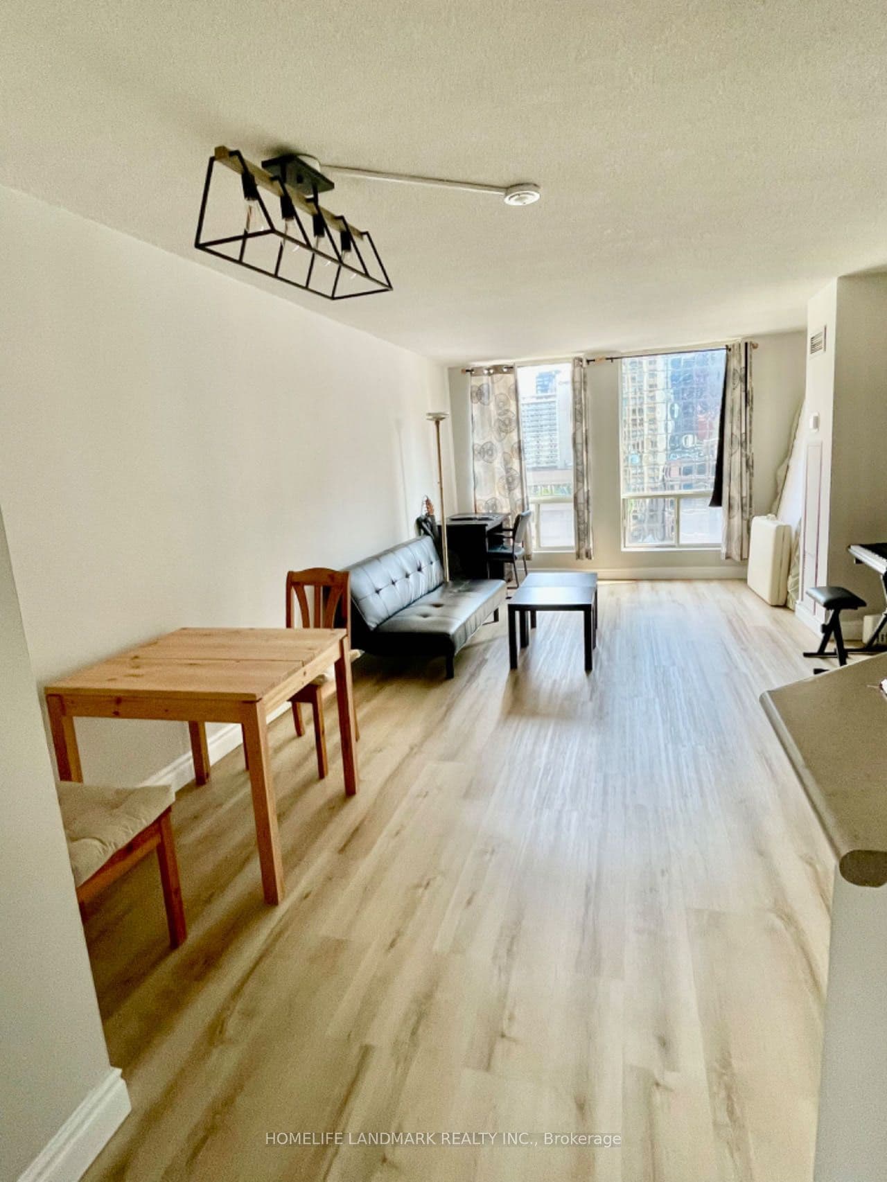 25 Grenville Street 1002, Toronto, ON M4Y 2X5