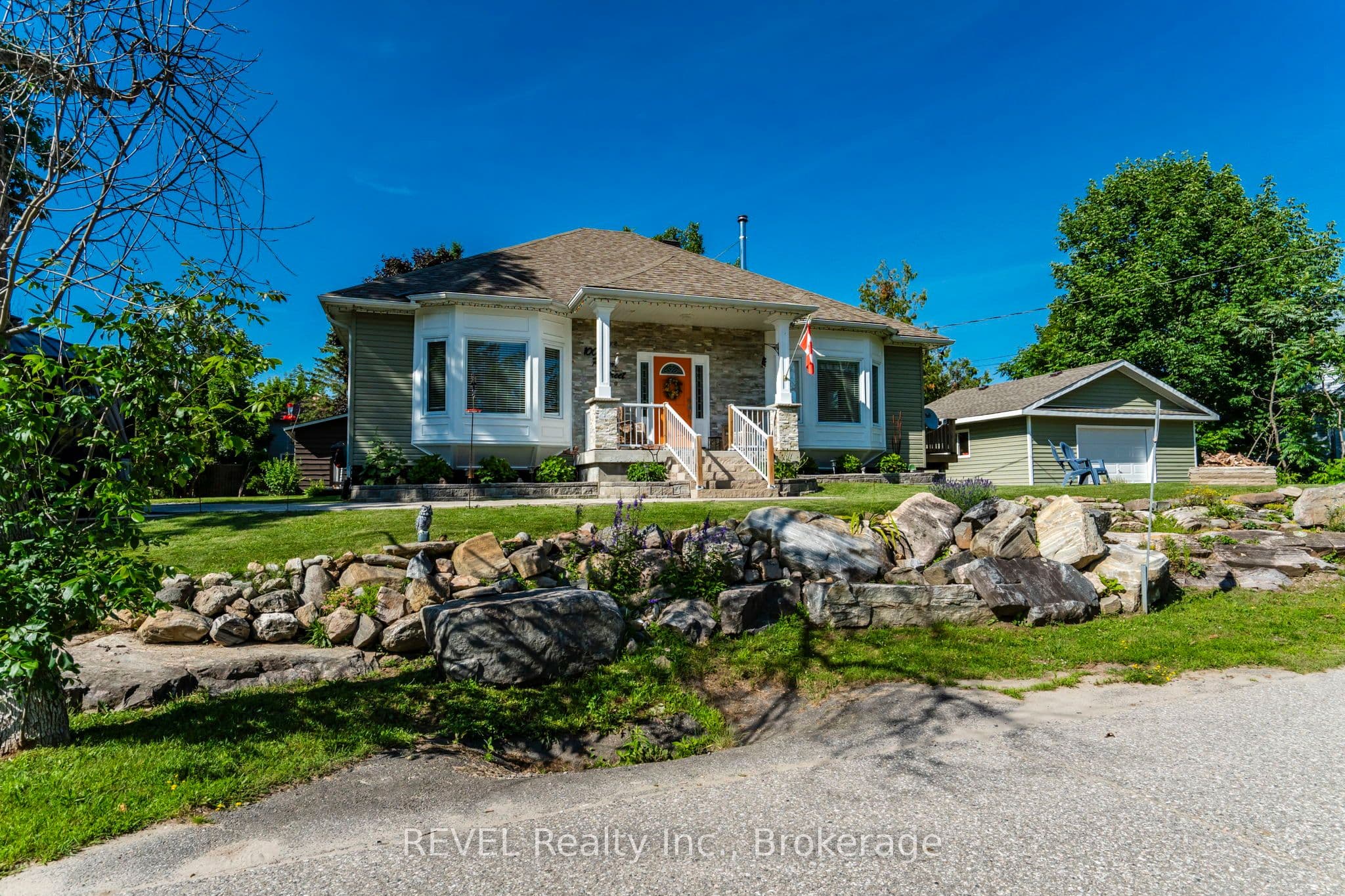 1006 River Street, Muskoka Lakes, ON P0C 1A0