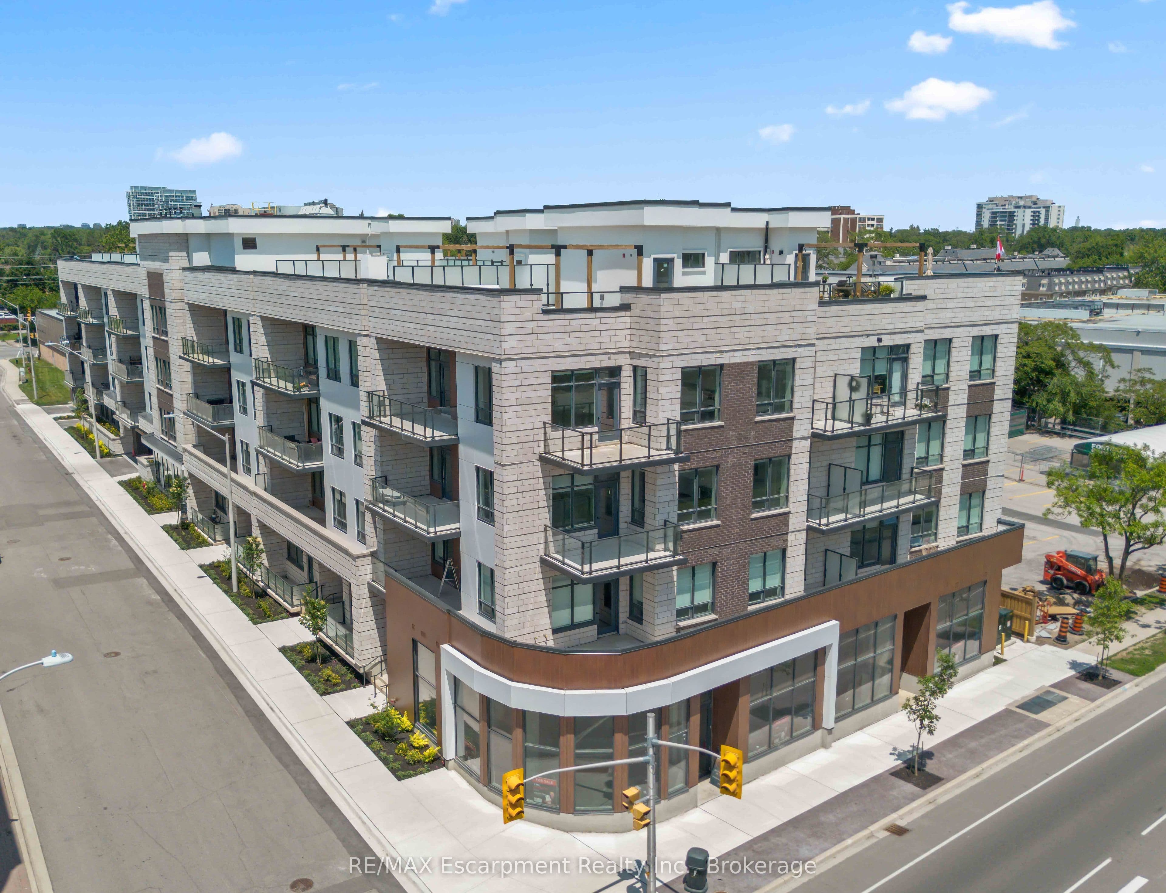 123 Maurice Drive 216, Oakville, ON L6K 2W6