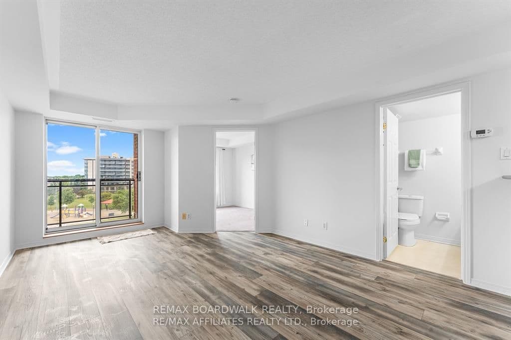 310 Central Park Drive 5S, Carlington - Central Park, ON K2C 4G4