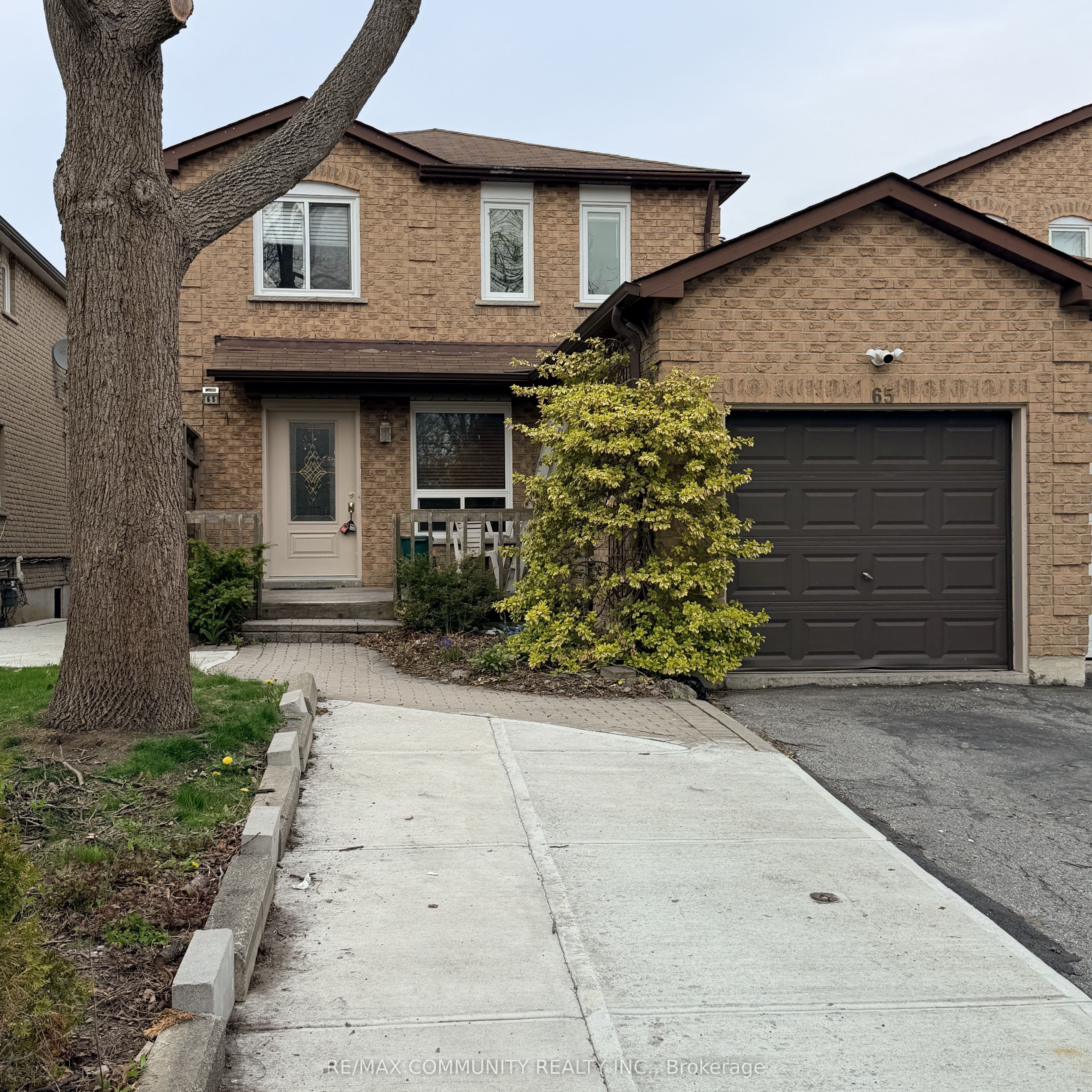 65 Hewitt Crescent Main, Ajax, ON L1S 7A6