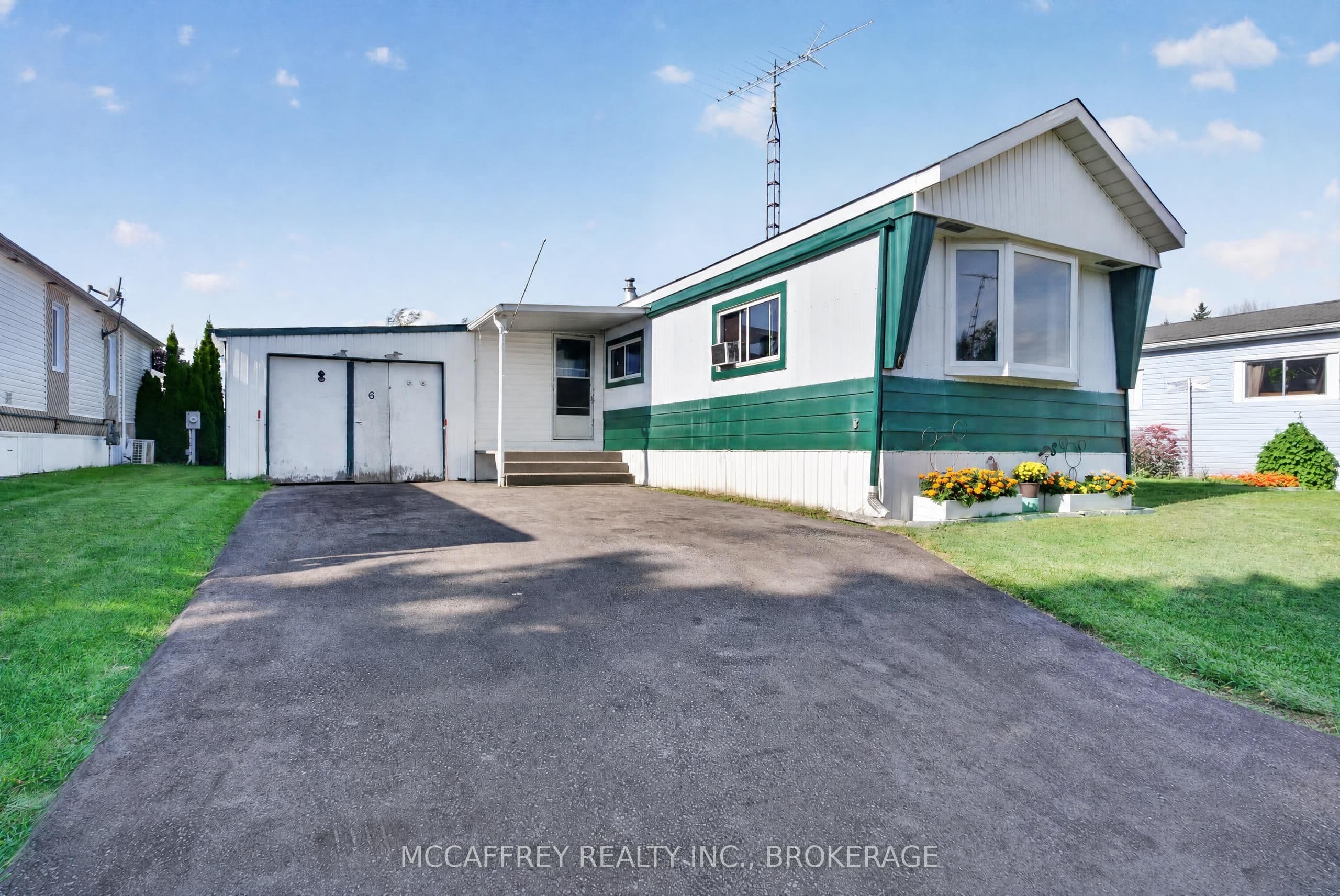 6 Cedar Street, Greater Napanee, ON K7R 3L1