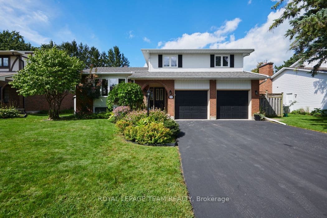 31 Elke Drive, Barrhaven, ON K2J 2B9