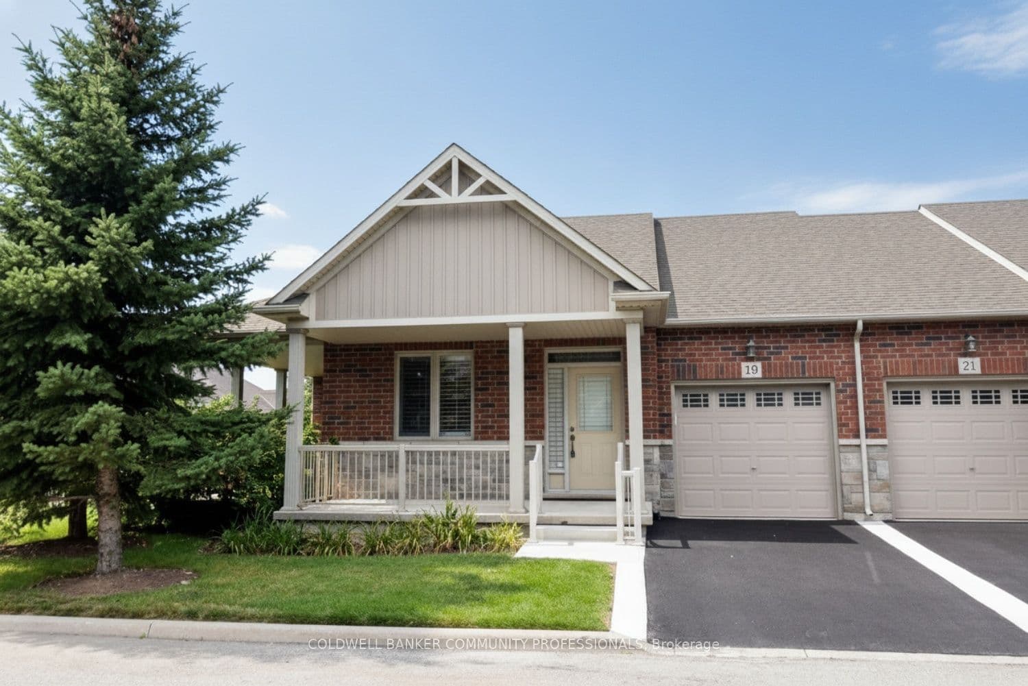 19 Stickland Lane, Hamilton, ON L0R 1C0