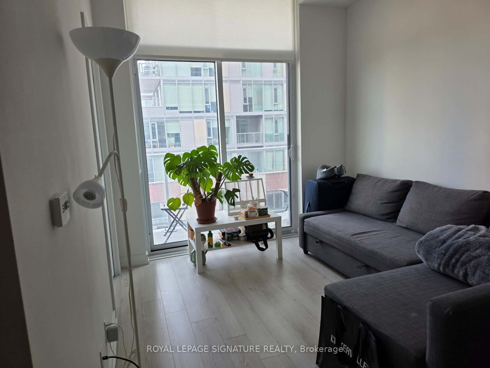33 Helendale Avenue 421, Toronto, ON M4R 0A4