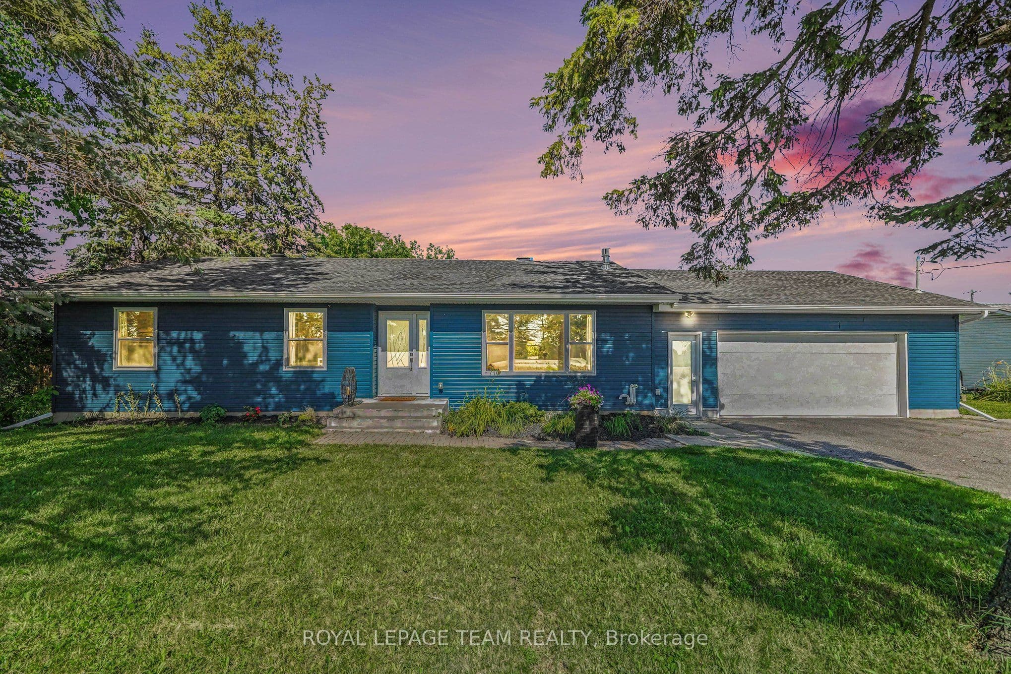 2477 Merivale Road, Country Place - Pineglen - Crestview and Area, ON K2C 3H1