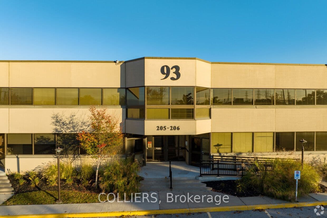 93 Skyway Avenue 201, Toronto, ON M9W 6R3