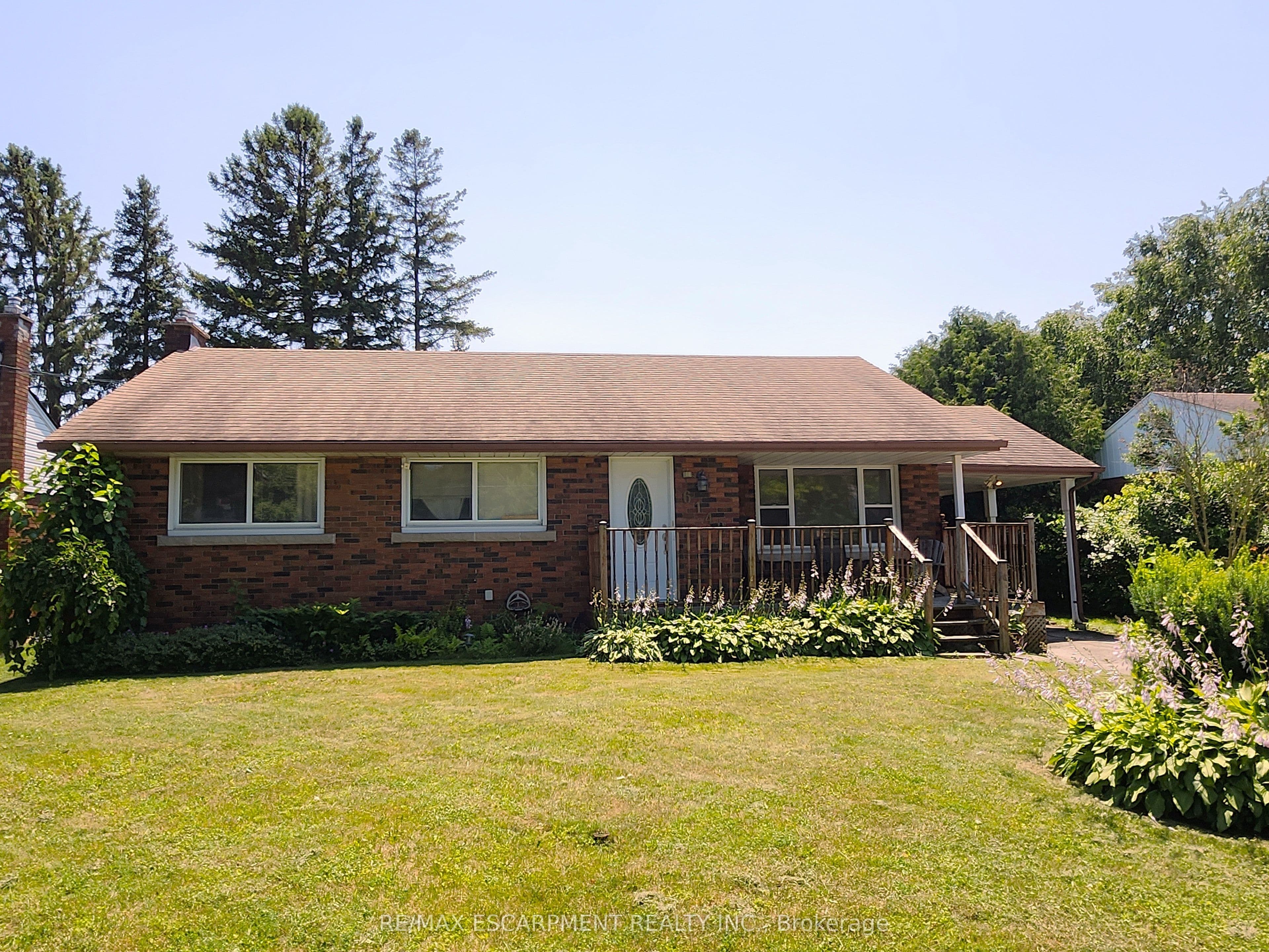 6142 Scott Street, Niagara Falls, ON L2E 3B5