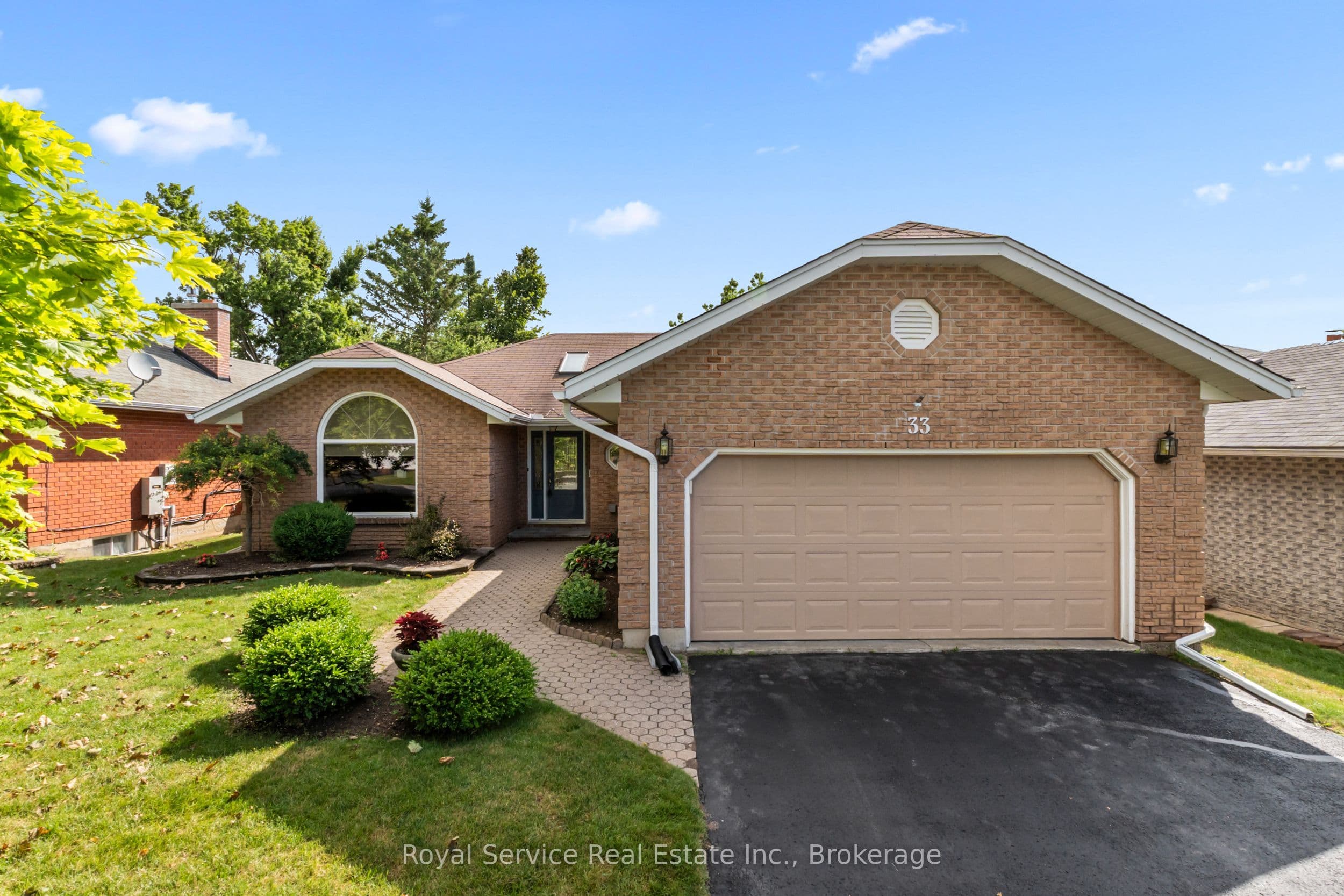 33 Russell Hill Road, Kawartha Lakes, ON K0M 1A0