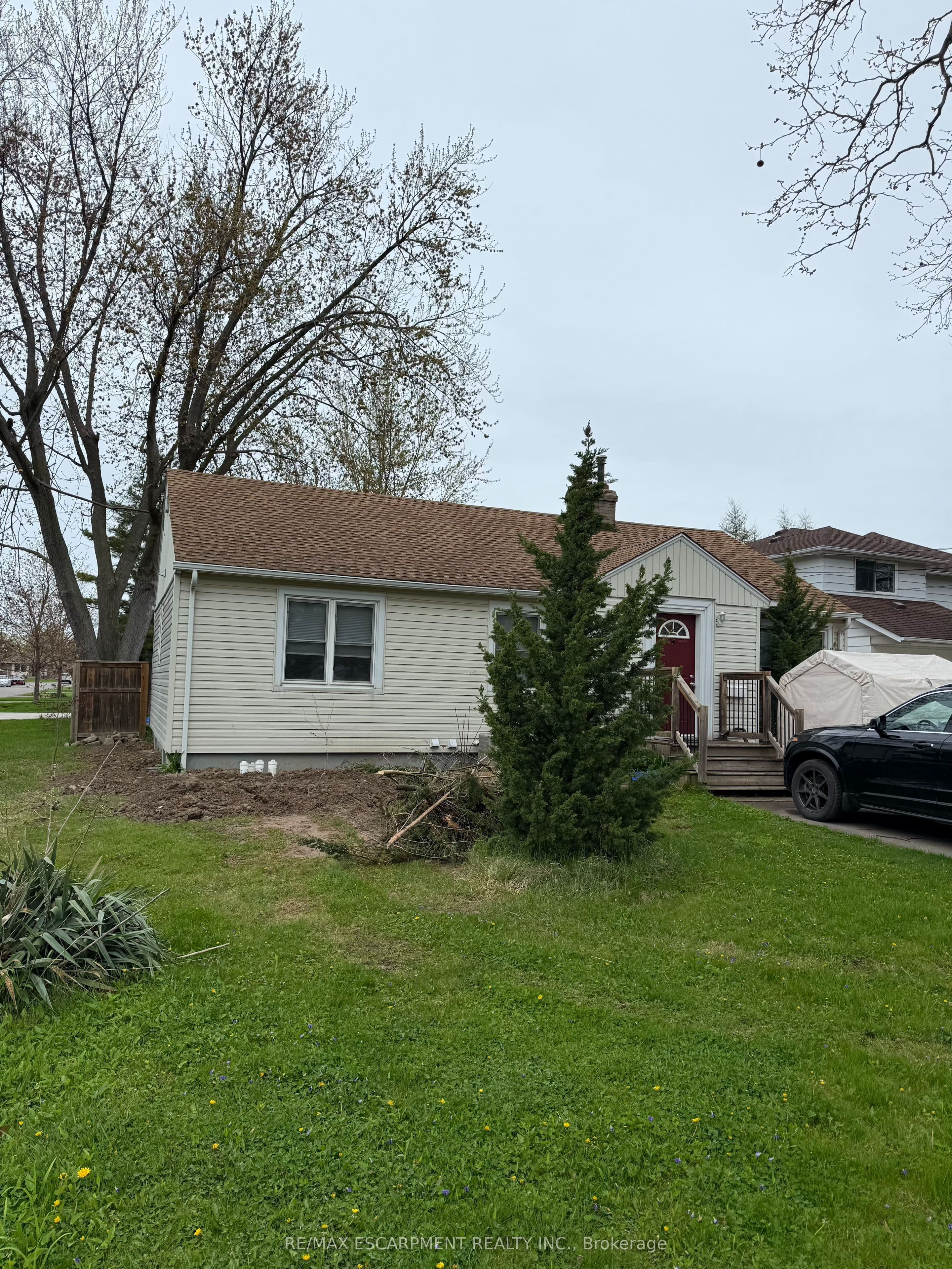 41 Beamer Avenue 2, St. Catharines, ON L2M 2L6