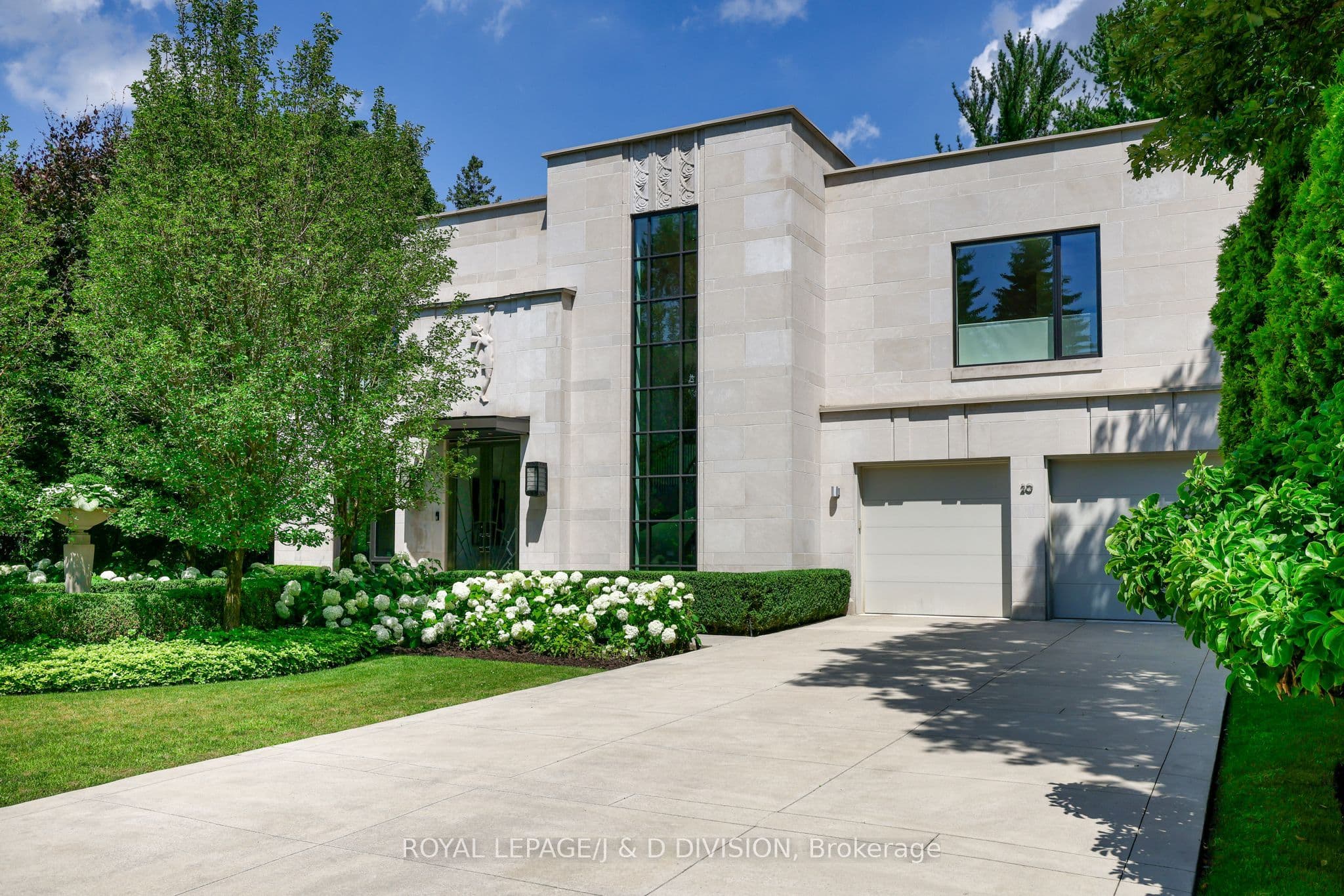 20 Forest Glen Crescent, Toronto, ON M4N 2E8