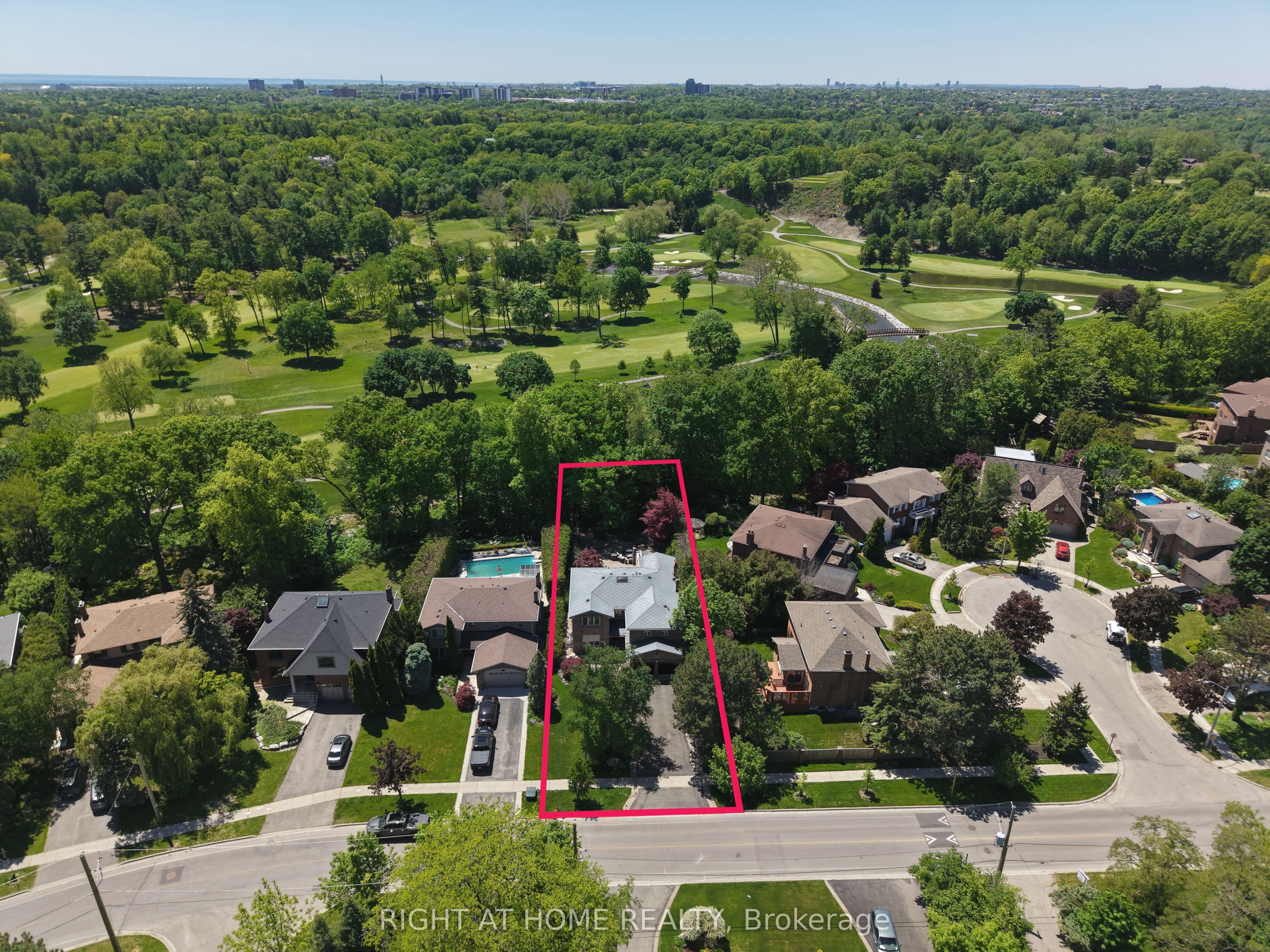 2428 Old Carriage Road, Mississauga, ON L5C 3G4
