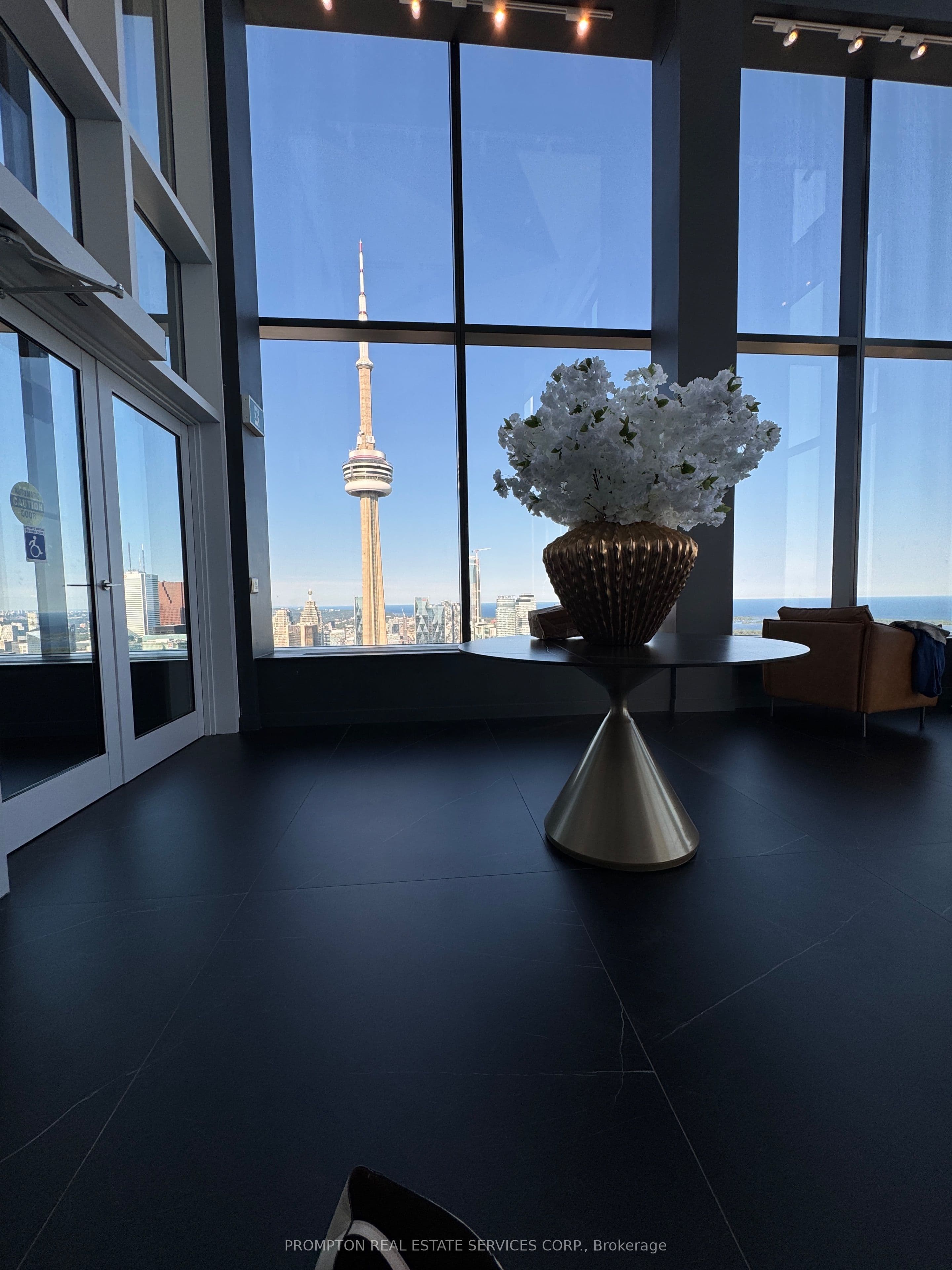 3 Concord Cityplace Way 1602, Toronto, ON M5V 0X4
