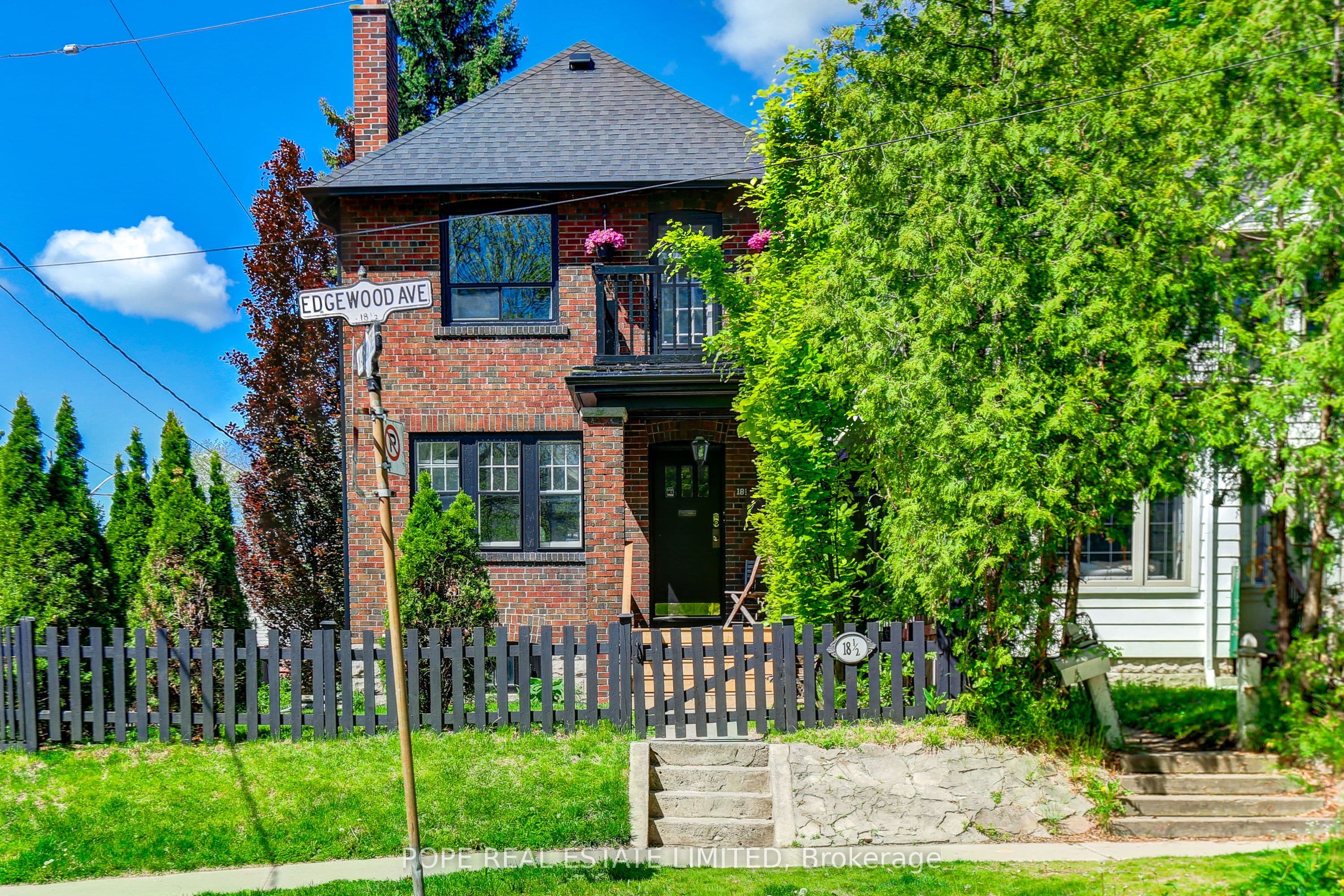 18 Edgewood Avenue, Toronto, ON M4L 3E6