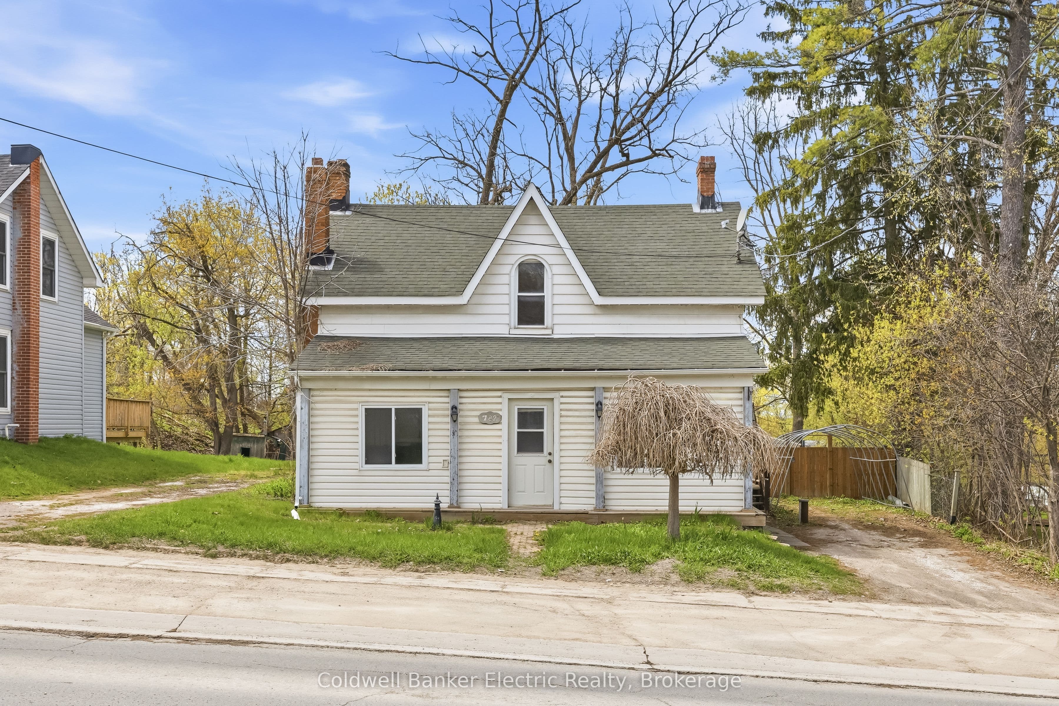 782 Ward Street, Selwyn, ON K0L 1H0