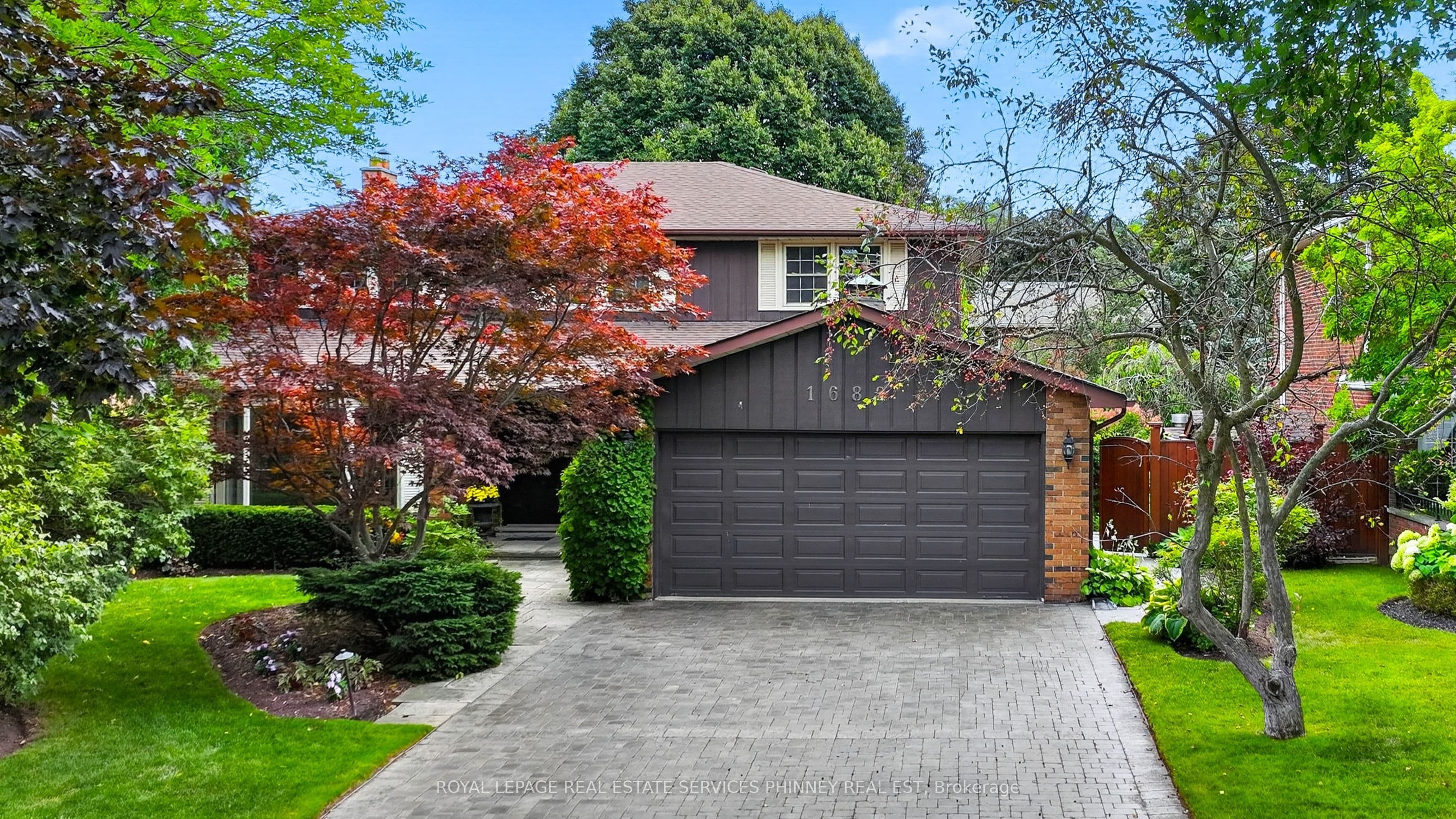 1682 Medallion Court, Mississauga, ON L5J 4G1