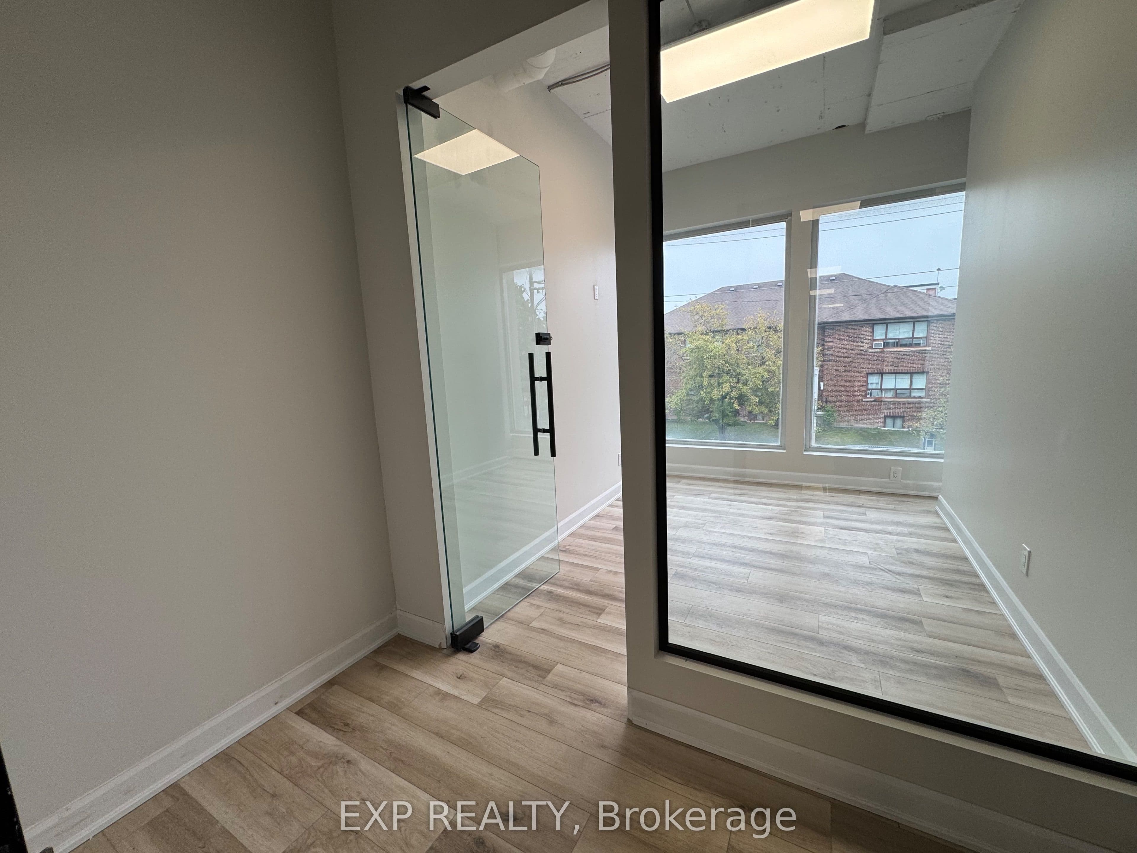 230 Lakeshore Road E 214, Mississauga, ON L5G 1G7