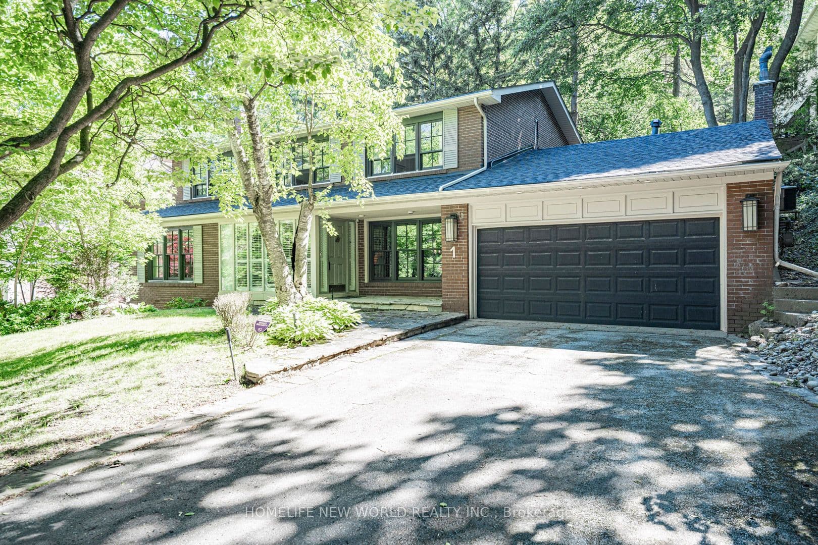 1 Campbell Crescent, Toronto, ON M2P 1P1