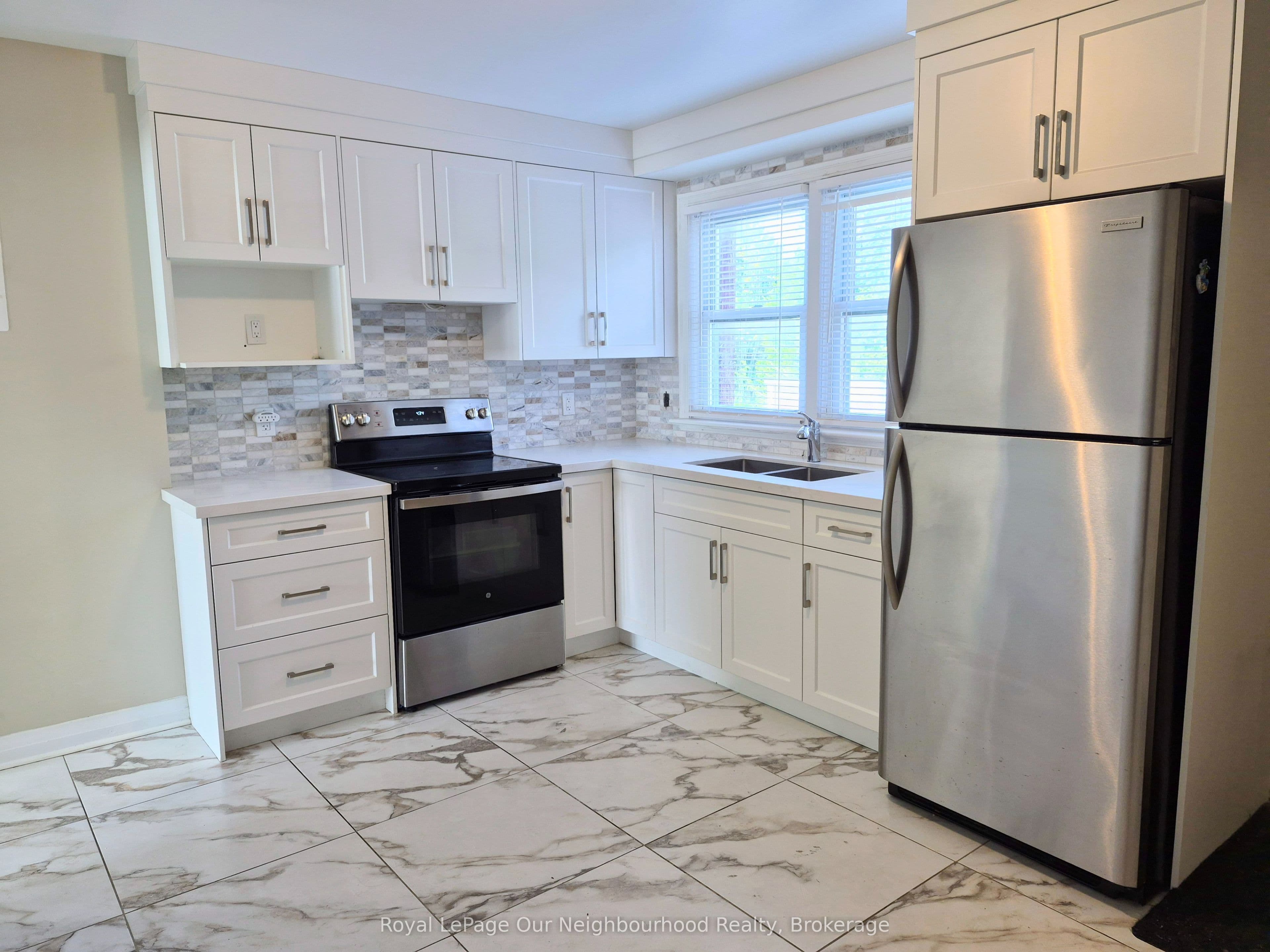 855 Simcoe Street N 2, Oshawa, ON L1G 4W1