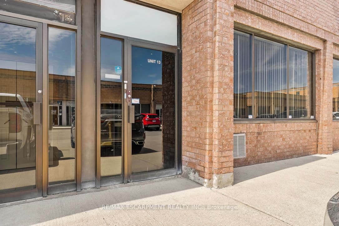 2400 Wyecroft Road 13, Oakville, ON L6L 6M8