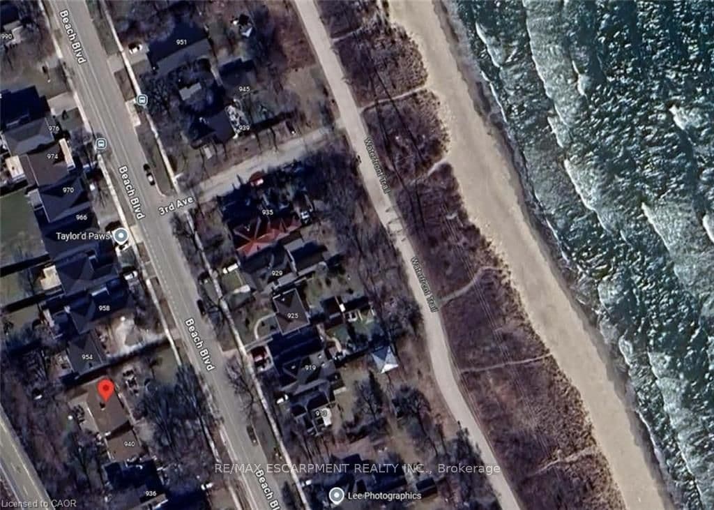 940-946 Beach Boulevard, Hamilton, ON L8H 6Z4