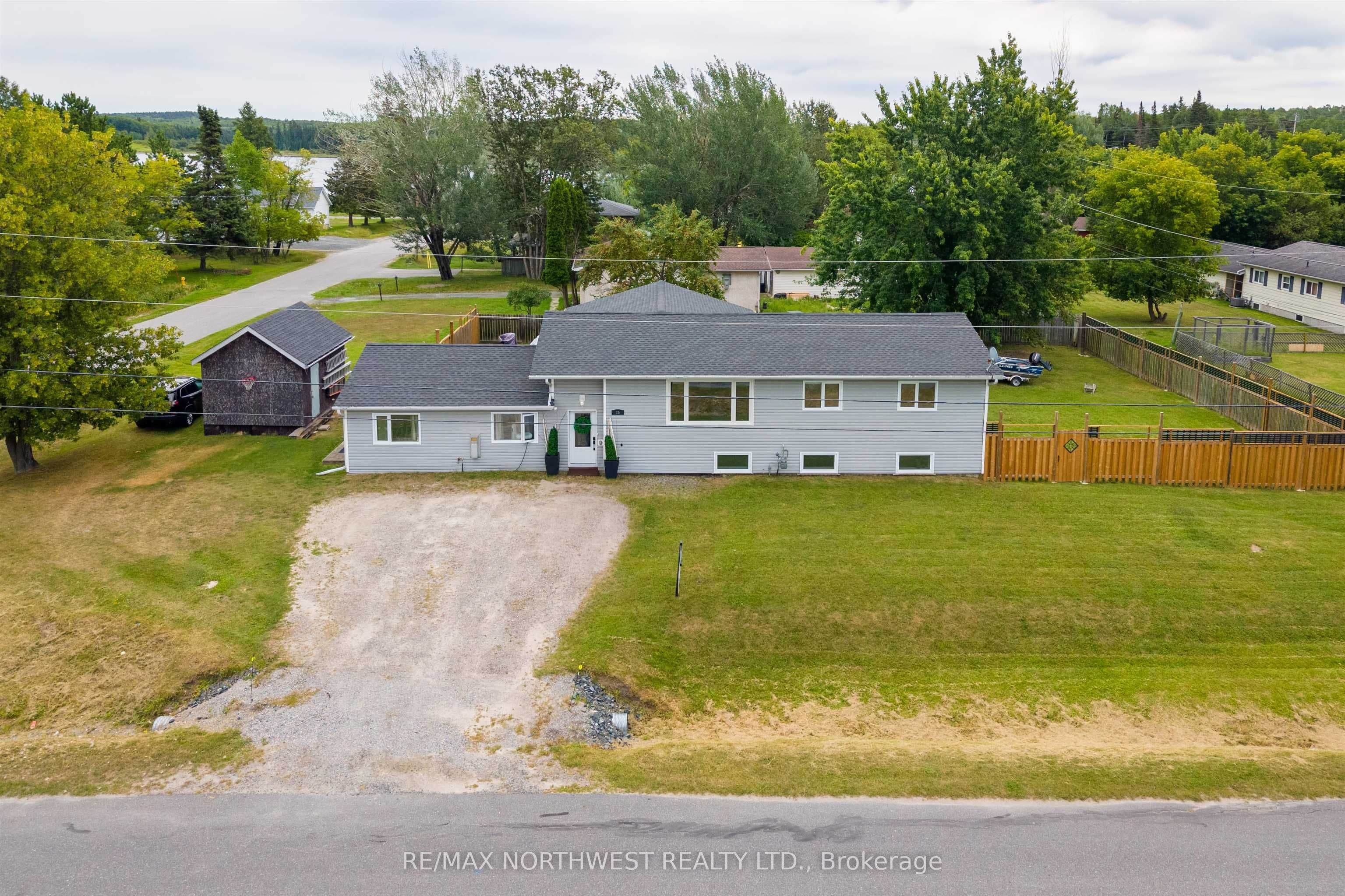25 Park Avenue, Kenora, ON P9N 3W8