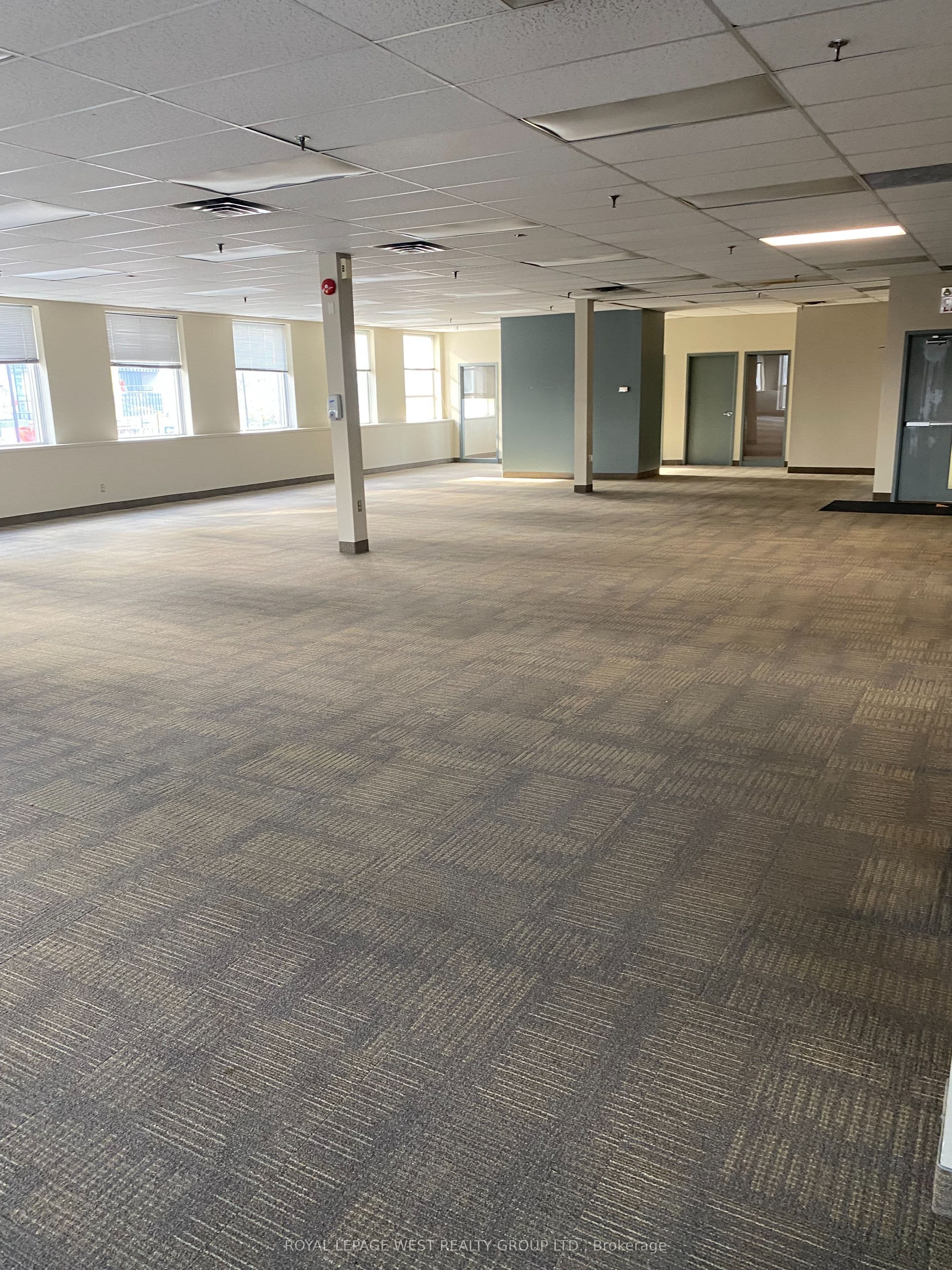 5230 Dundas Street W 200, Toronto, ON M9B 1A8