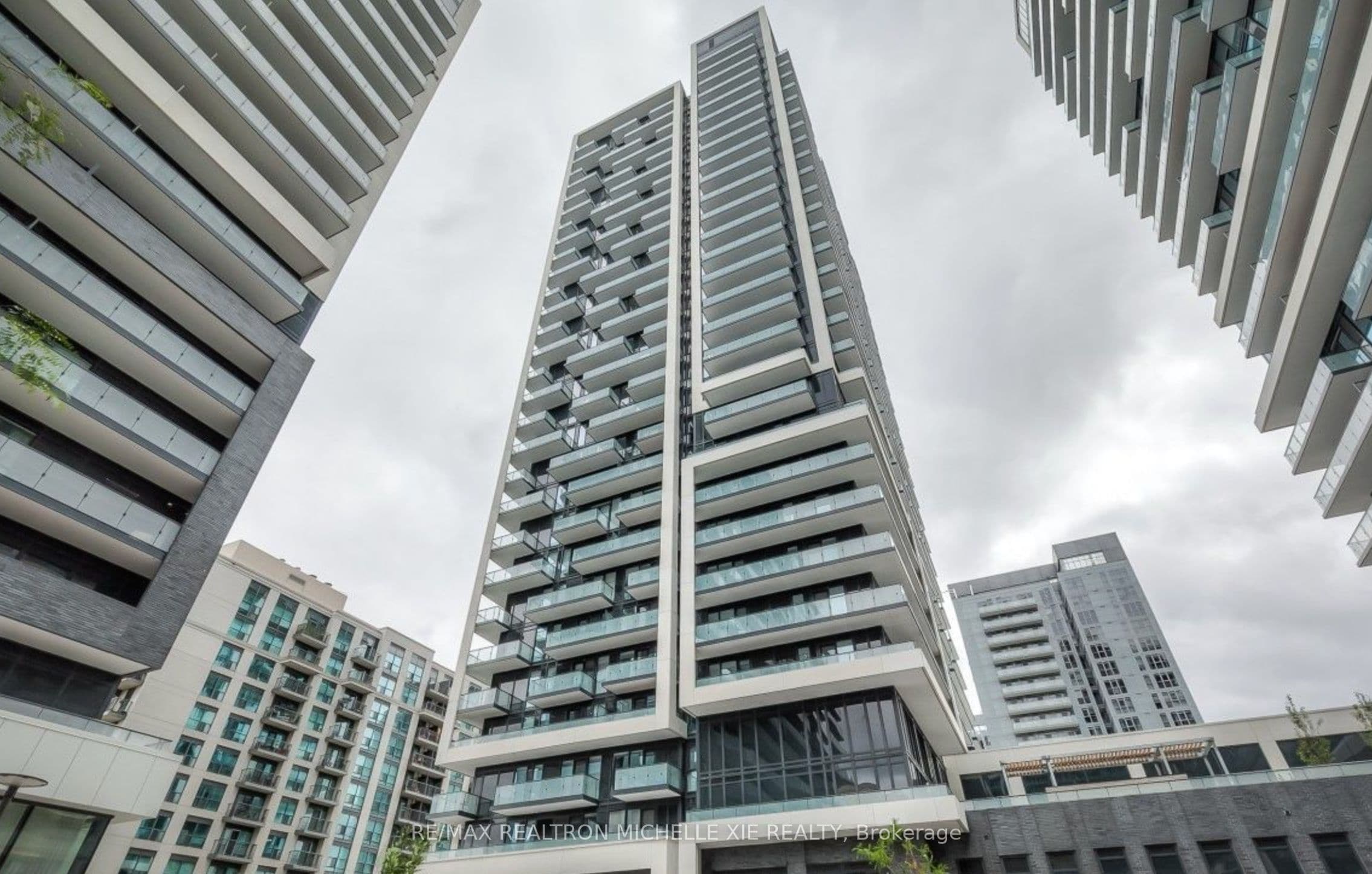 105 Oneida Crescent 1707, Richmond Hill, ON L4B 0H6