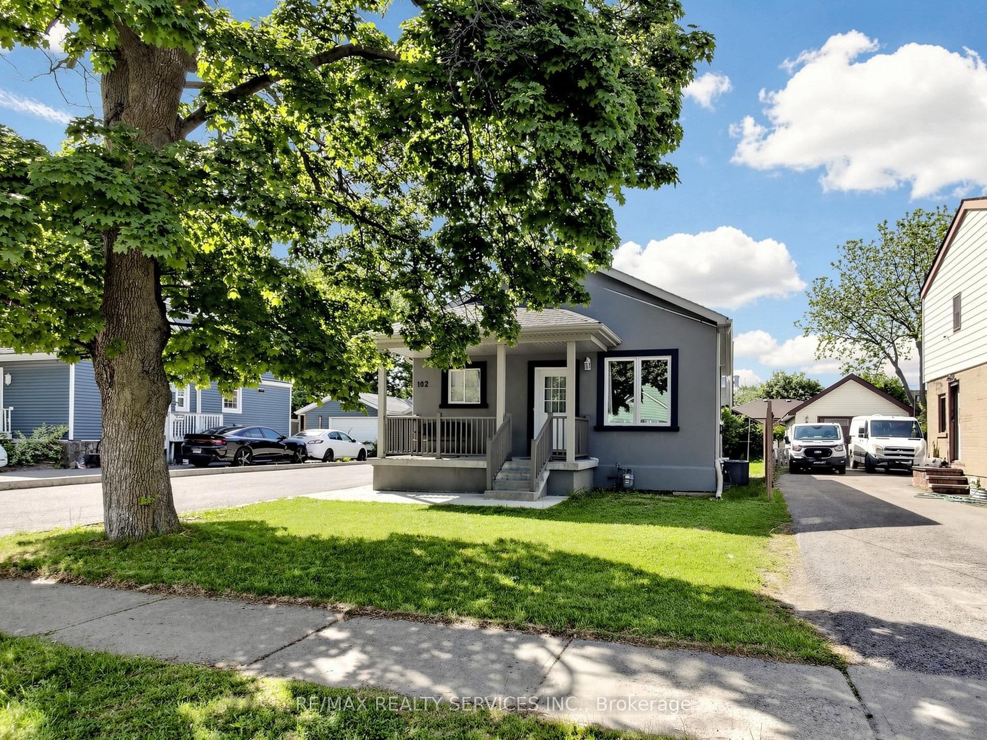 102 Woodward Avenue, Brampton, ON L6V 1K6