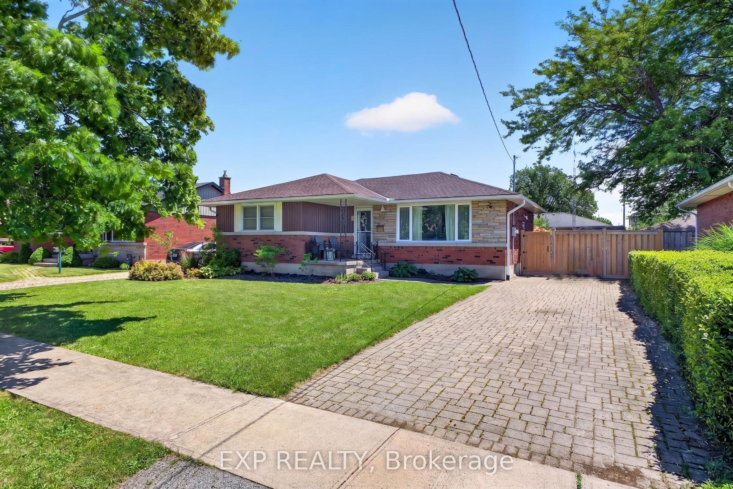 8 Dunraven Avenue, St. Catharines, ON L2M 6A7