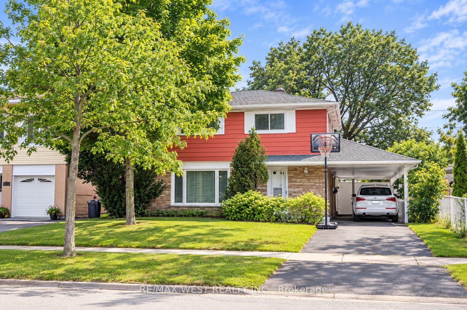 3538 Bannerhill Avenue, Mississauga, ON L4X 1V1