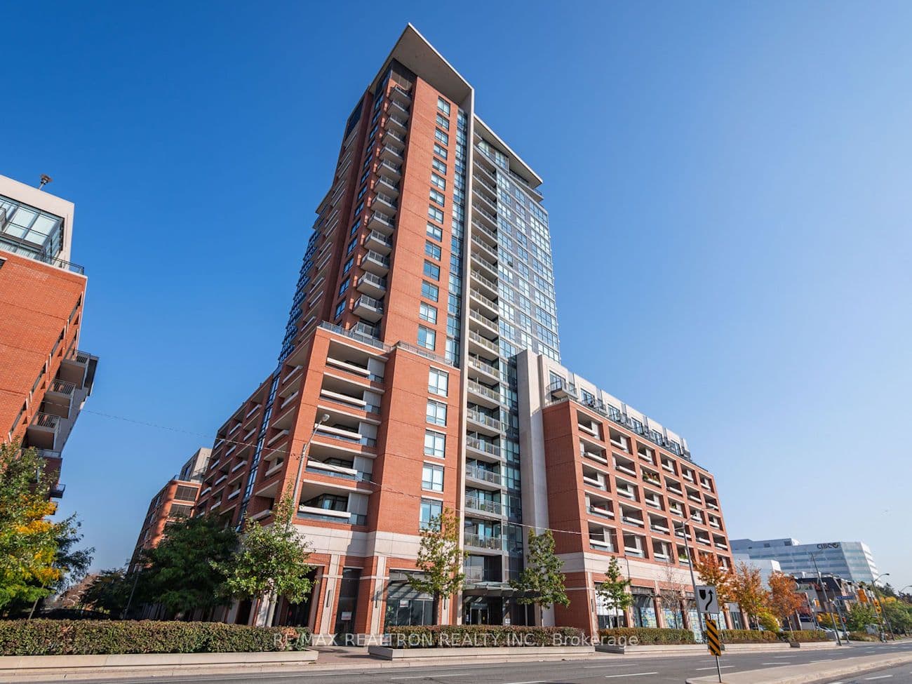 800 LAWRENCE Avenue W 523, Toronto, ON M6A 0B1
