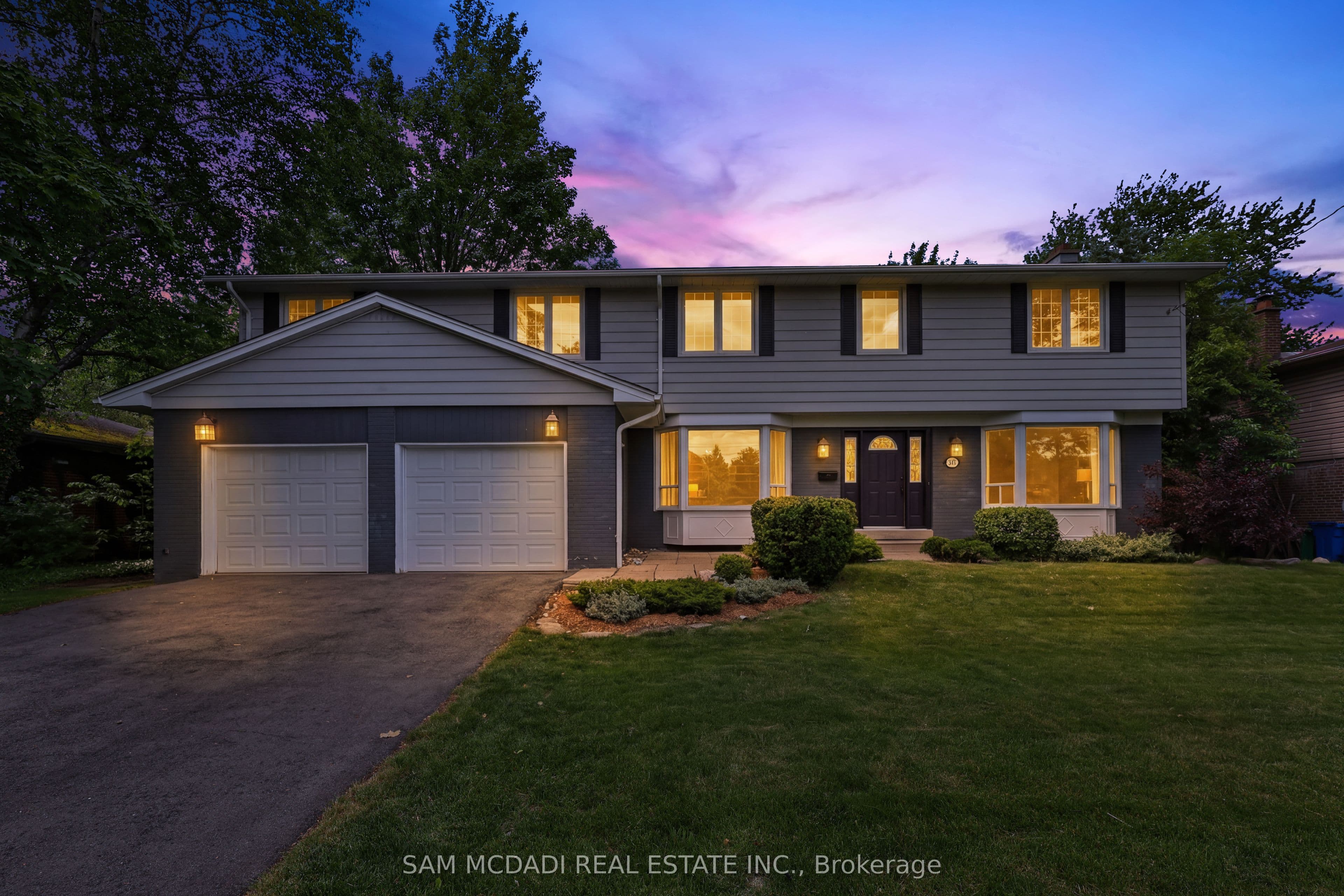 1449 Truscott Drive, Mississauga, ON L5J 1Z1