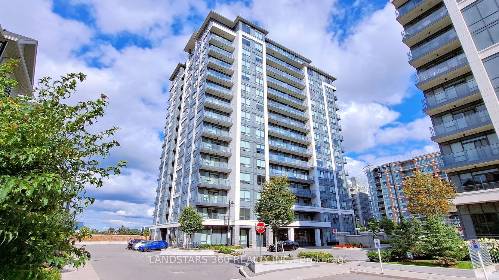 398 E Highway 7 E 807, Richmond Hill, ON L4B 0G6