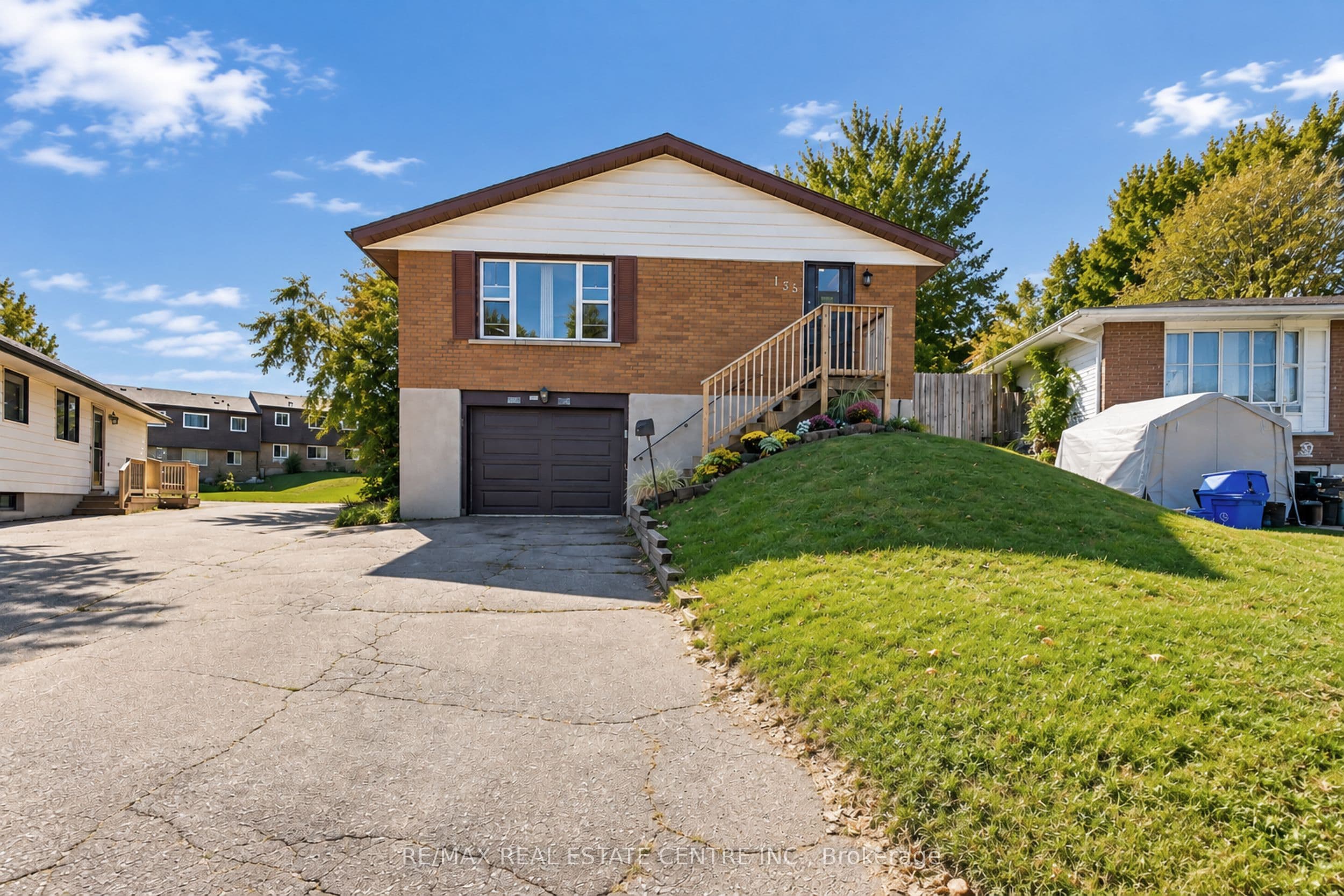 135 Cedarhill Crescent, Kitchener, ON N2E 1R3