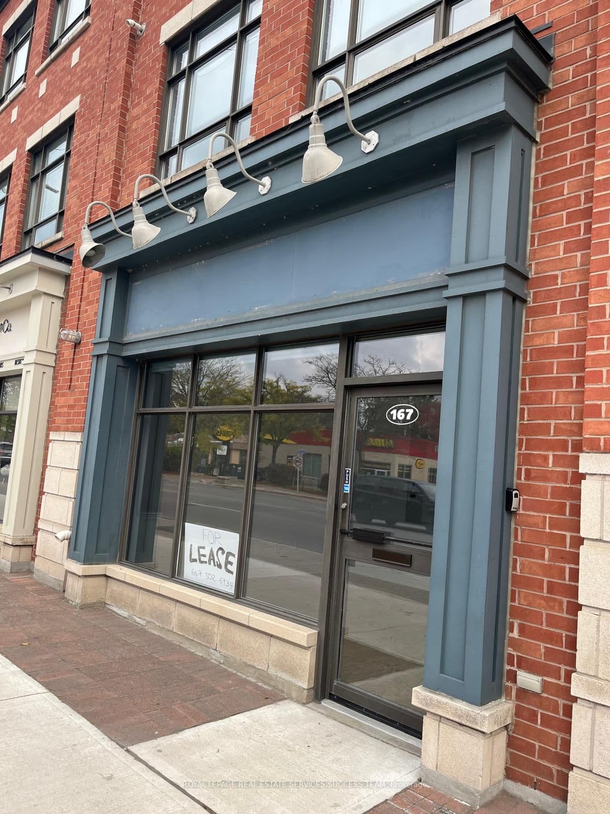 167 Lakeshore Road E 12, Mississauga, ON L5G 4T9